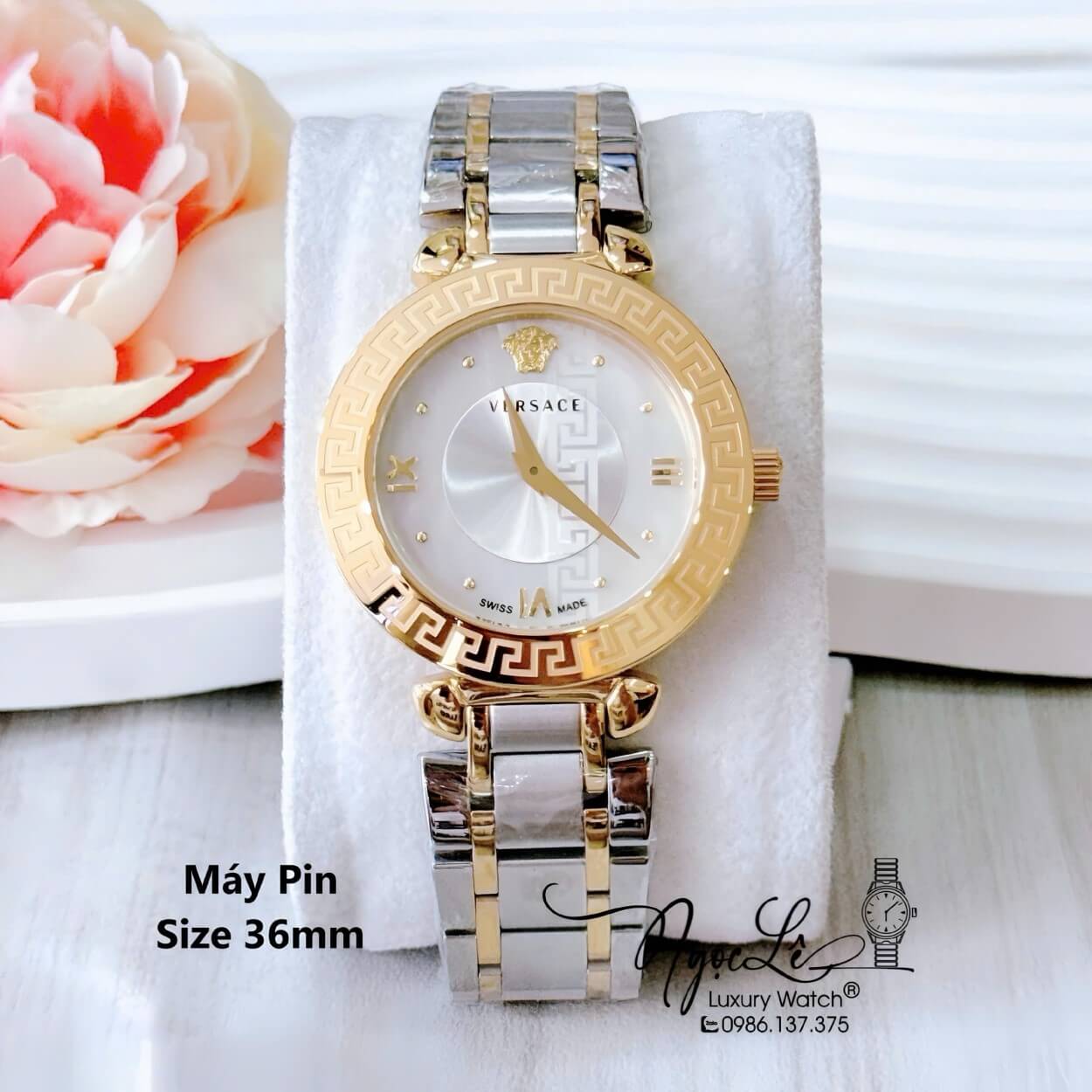 Đồng Hồ Versace Daphnis Nữ Dây Kim Loại Demi Vàng Gold Mặt Trắng Xà Cừ Size 35mm