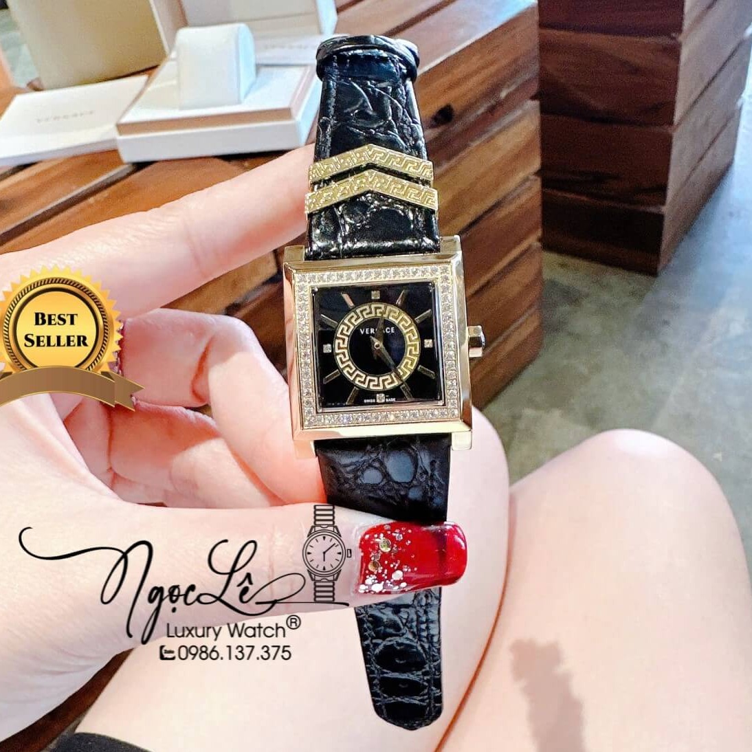 Đồng Hồ Nữ Versace DV-25 Dây Da Đen Mặt Vuông Đen Size 36mm Đính Đá