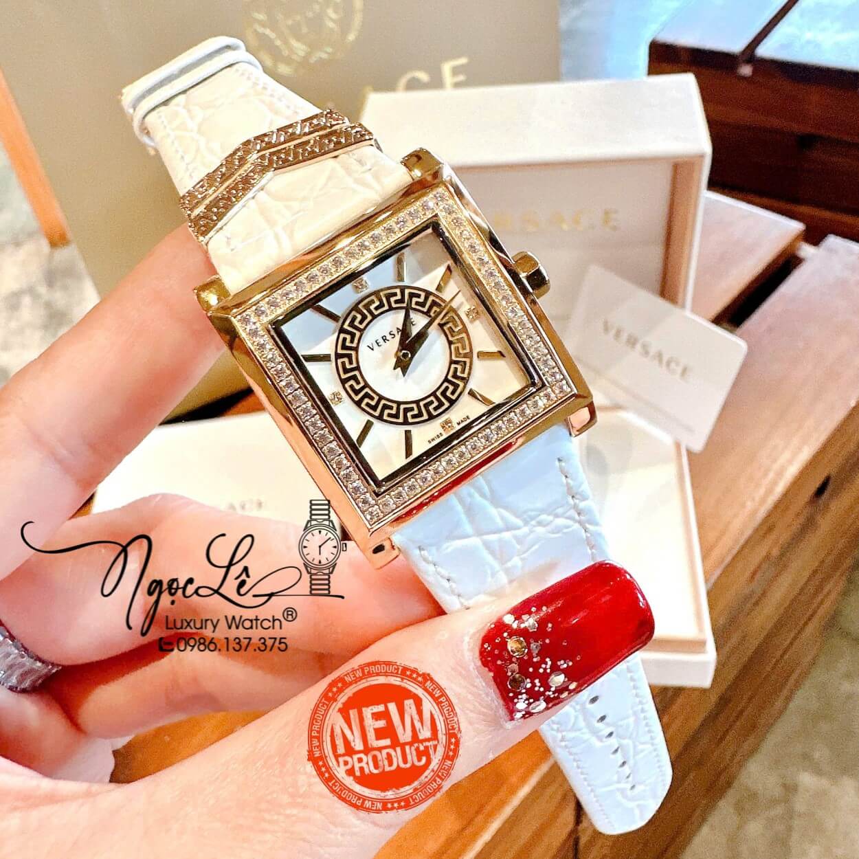 Đồng Hồ Nữ Versace DV-25 Dây Da Trắng Mặt Vuông Size 36mm Đính Đá