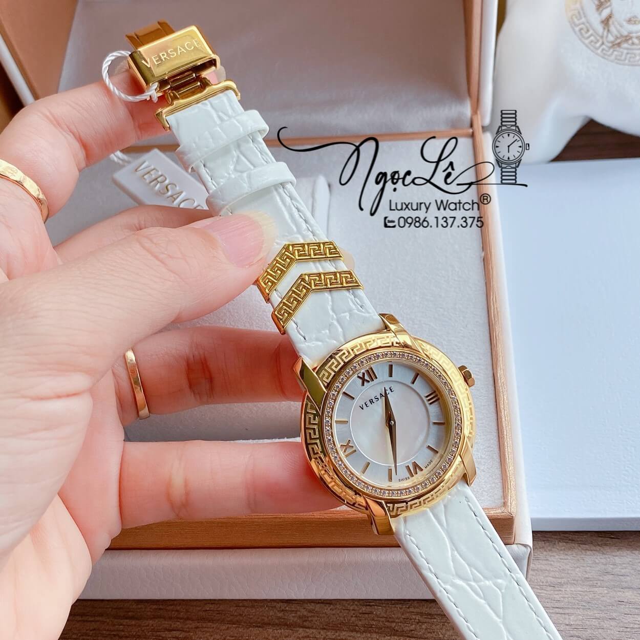 Đồng Hồ Nữ Versace DV-25 Máy Thụy Sỹ Dây Da Màu Trắng Size 36mm Đính Đá