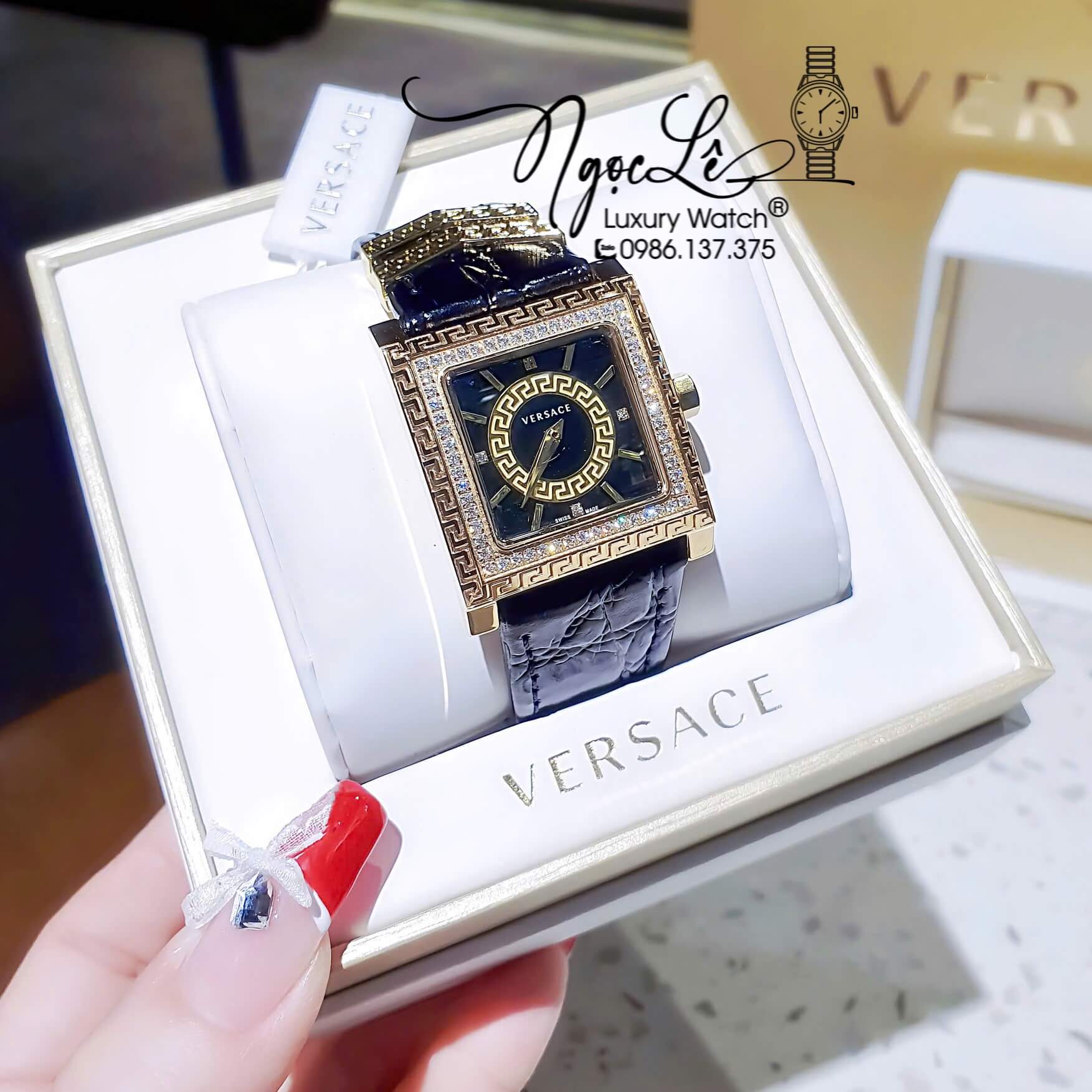 Đồng Hồ Nữ Versace DV-25 Mặt Vuông Máy Thụy Sỹ Dây Da Đen Mặt Đen Size 36mm Đính Đá