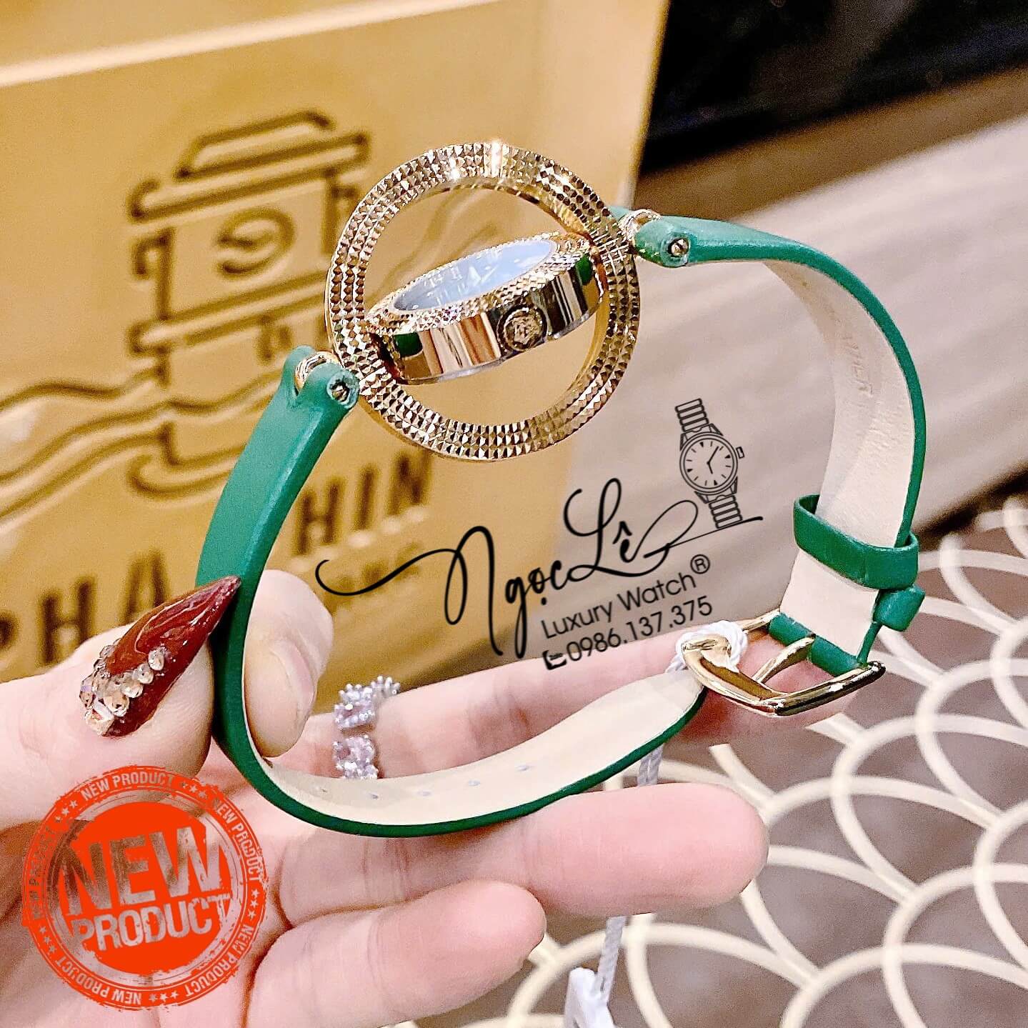 Đồng Hồ Nữ Versace Eon Dây Da Xanh Lá Vỏ Vàng Mặt Xoay 360 Độ Size 34mm