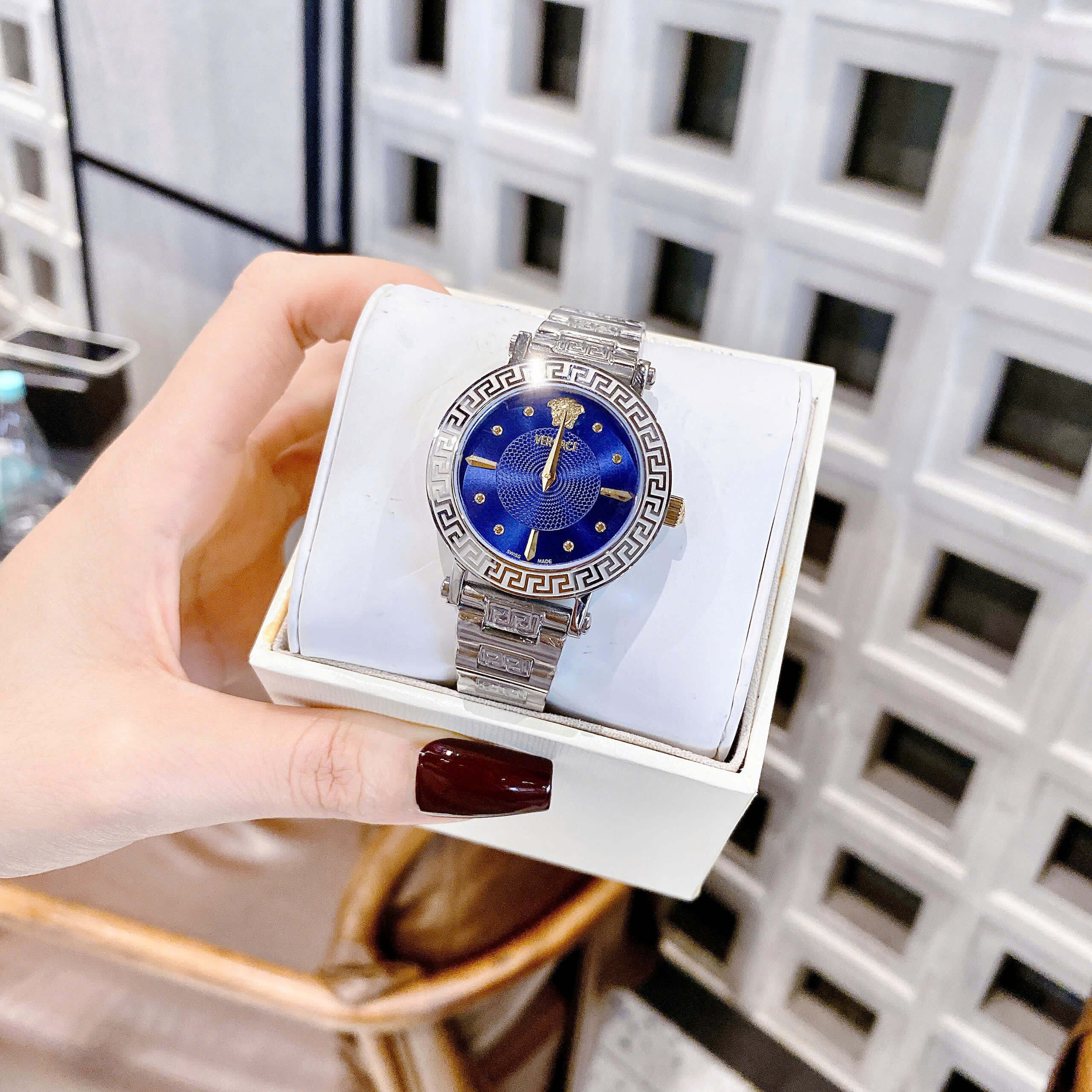 Đồng Hồ Nữ Versace Greca Dây Bạc Mặt Xanh Coban Size 35mm - Quartz