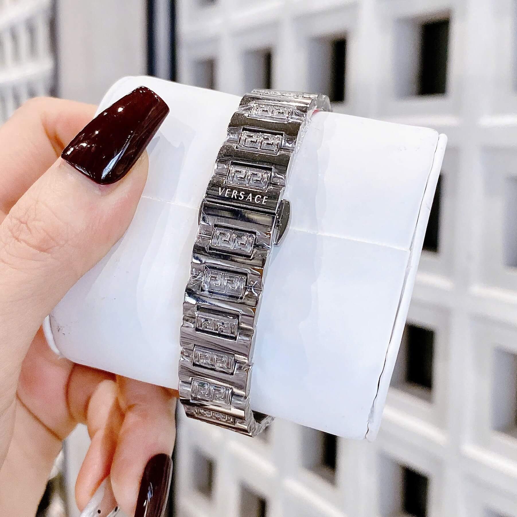 Đồng Hồ Nữ Versace Greca Dây Bạc Mặt Xanh Coban Size 35mm - Quartz