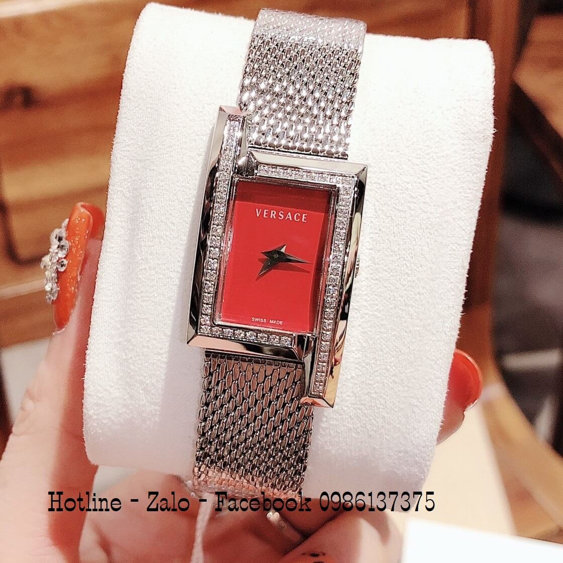 Đồng Hồ Nữ Versace Greca Icon Đính Đá Bạc Mặt Đỏ 39x21mm