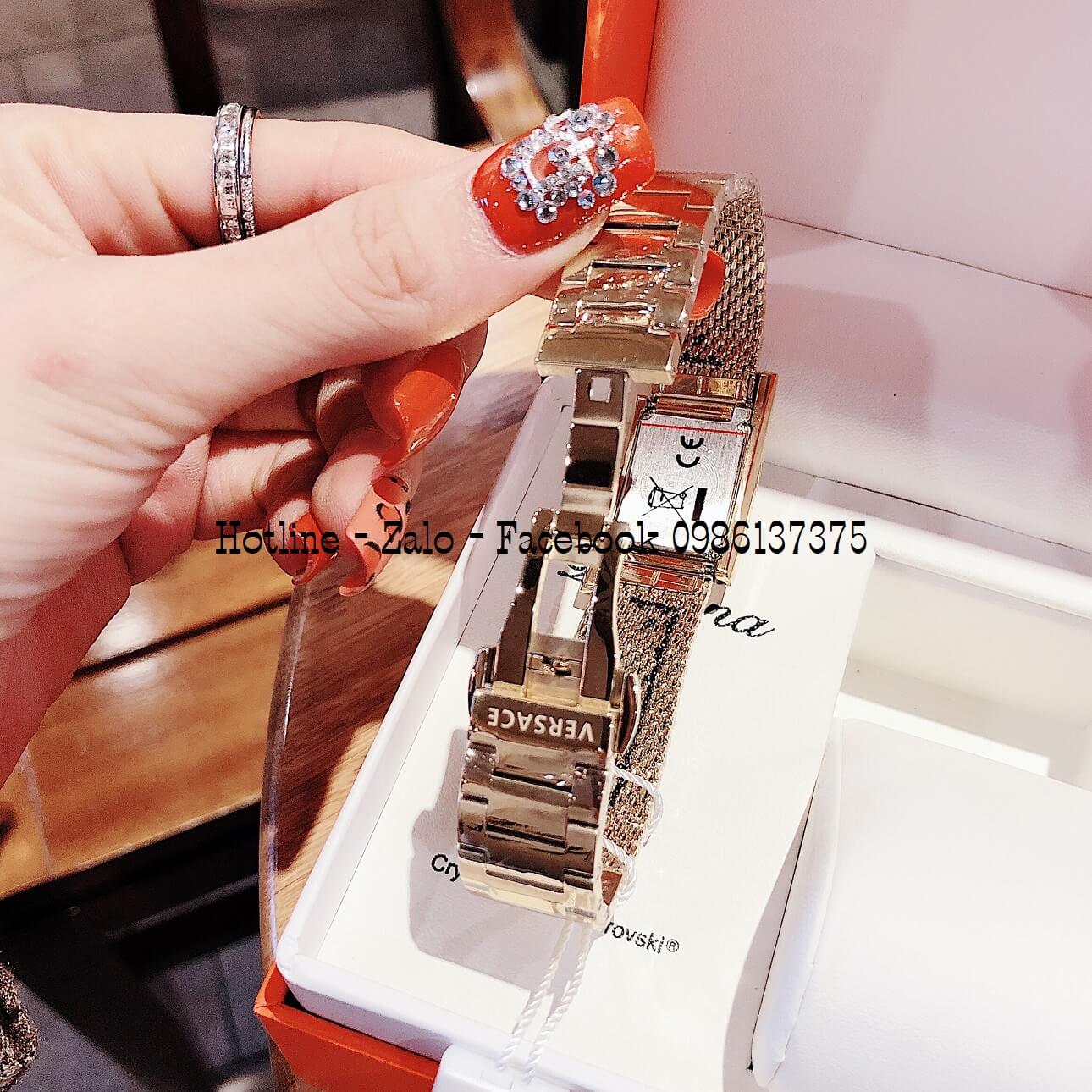 Đồng Hồ Nữ Versace Greca Icon Đính Đá Vàng Mặt Trắng 39x21mm