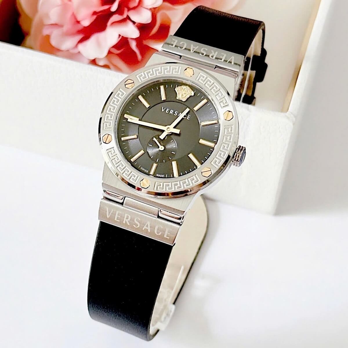 Đồng Hồ Nữ Versace Greca Logo Dây Da Đen Vỏ Silver Size 36mm