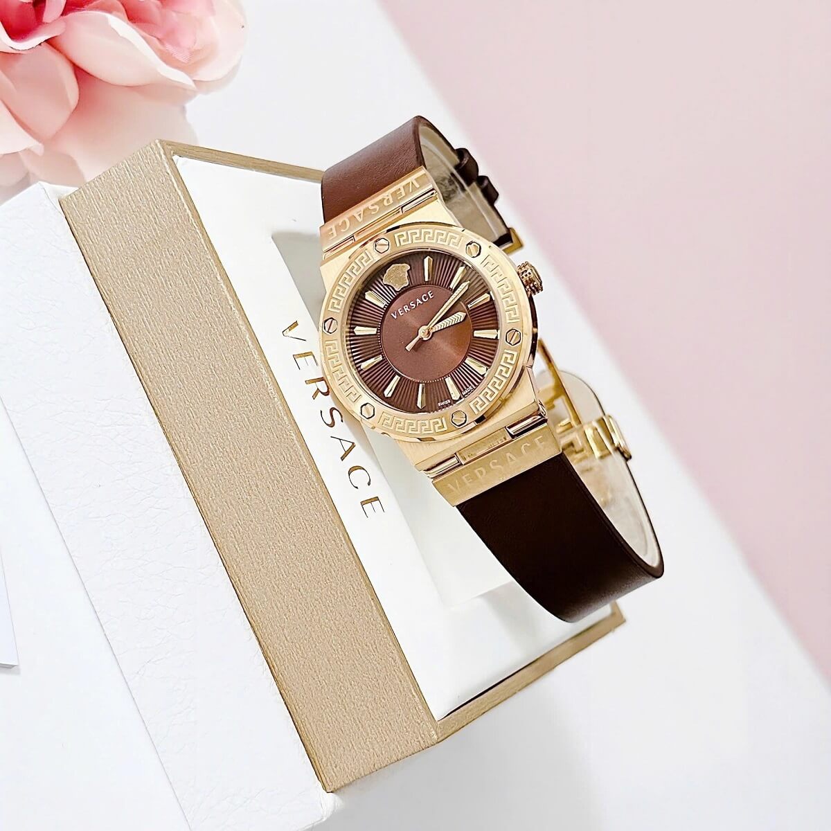Đồng Hồ Nữ Versace Greca Logo Dây Da Nâu Vỏ Gold Size 36mm