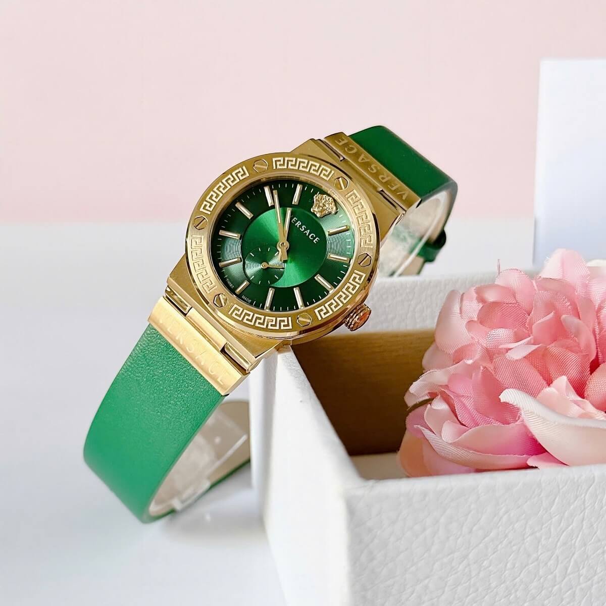 Đồng Hồ Nữ Versace Greca Logo Dây Da Xanh Lá Vỏ Gold Size 36mm