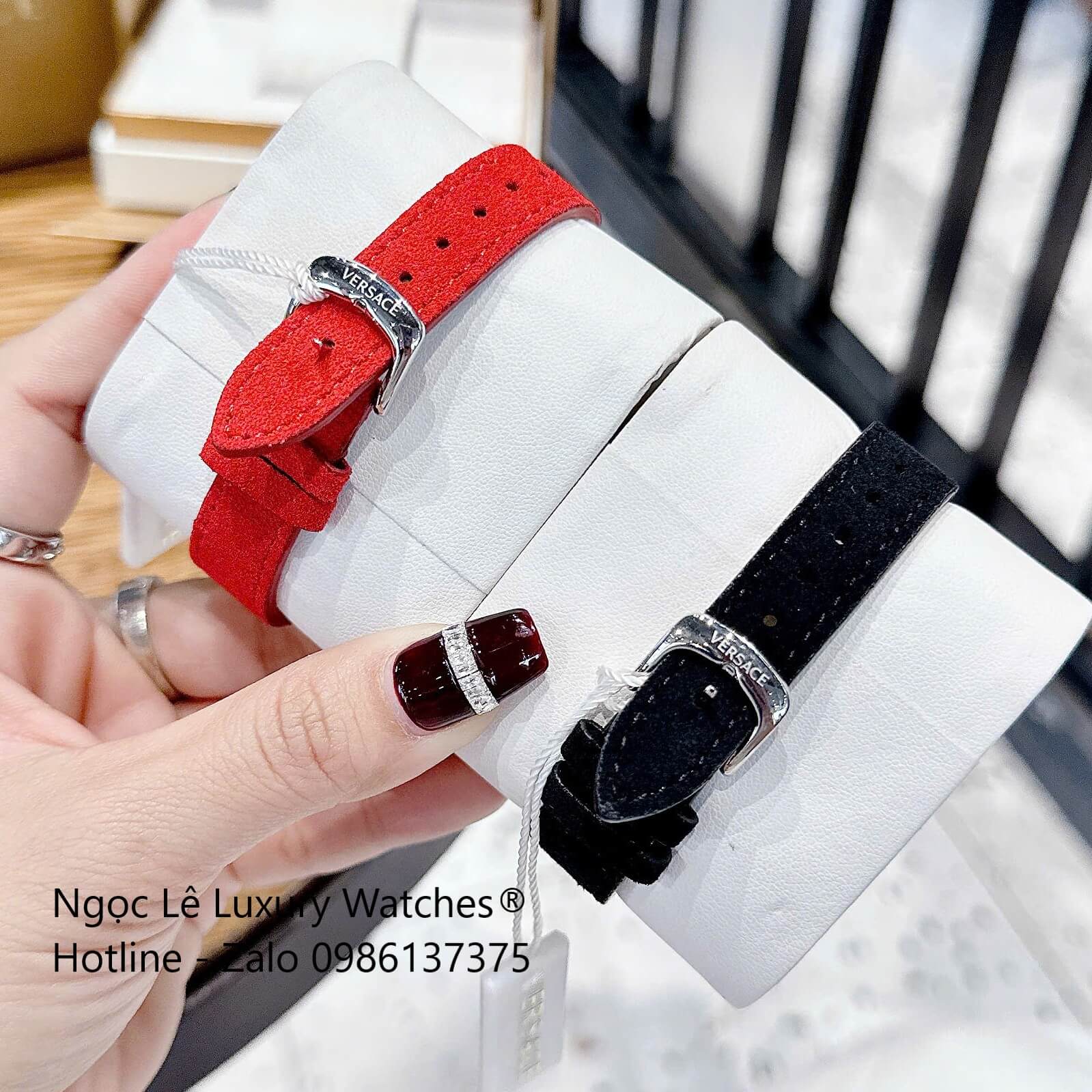 Đồng Hồ Nữ Versace Hellenyium Dây Da Đen Vỏ Bạc Size 35mm Máy Thụy Sĩ