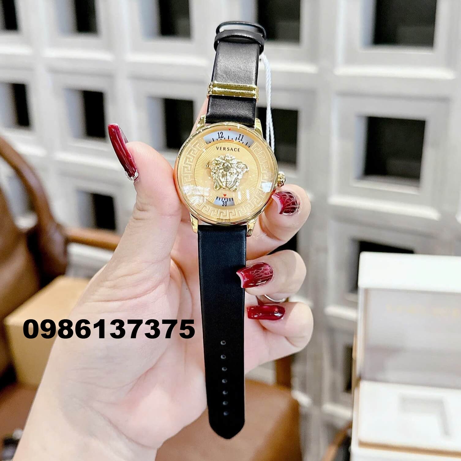 Đồng Hồ Nữ Versace Medusa Icon Dây Da Đen Mặt Vàng Size 38mm – Máy Pin Japan | New Season 2026