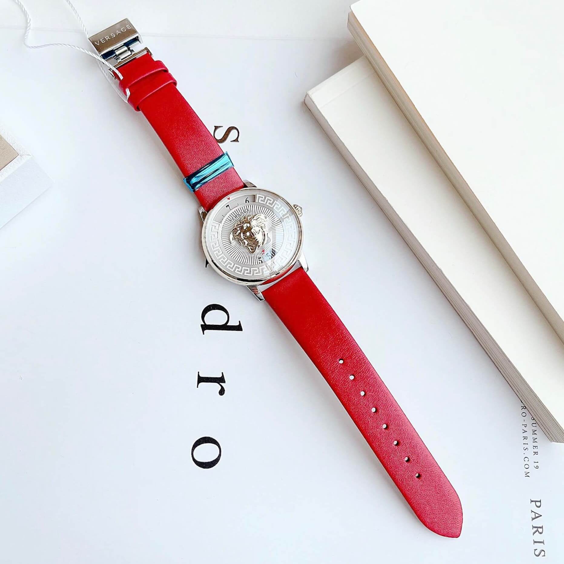 Đồng Hồ Nữ Versace Medusa Icon Dây Da Đỏ Mặt Trắng Size 38mm - Quartz