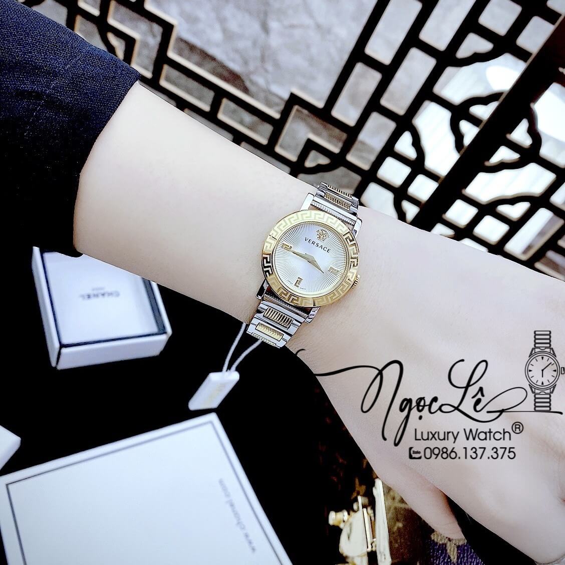 Đồng Hồ Nữ Versace Petit Dây Kim Loại Demi Vàng Mặt Trắng Size 28mm
