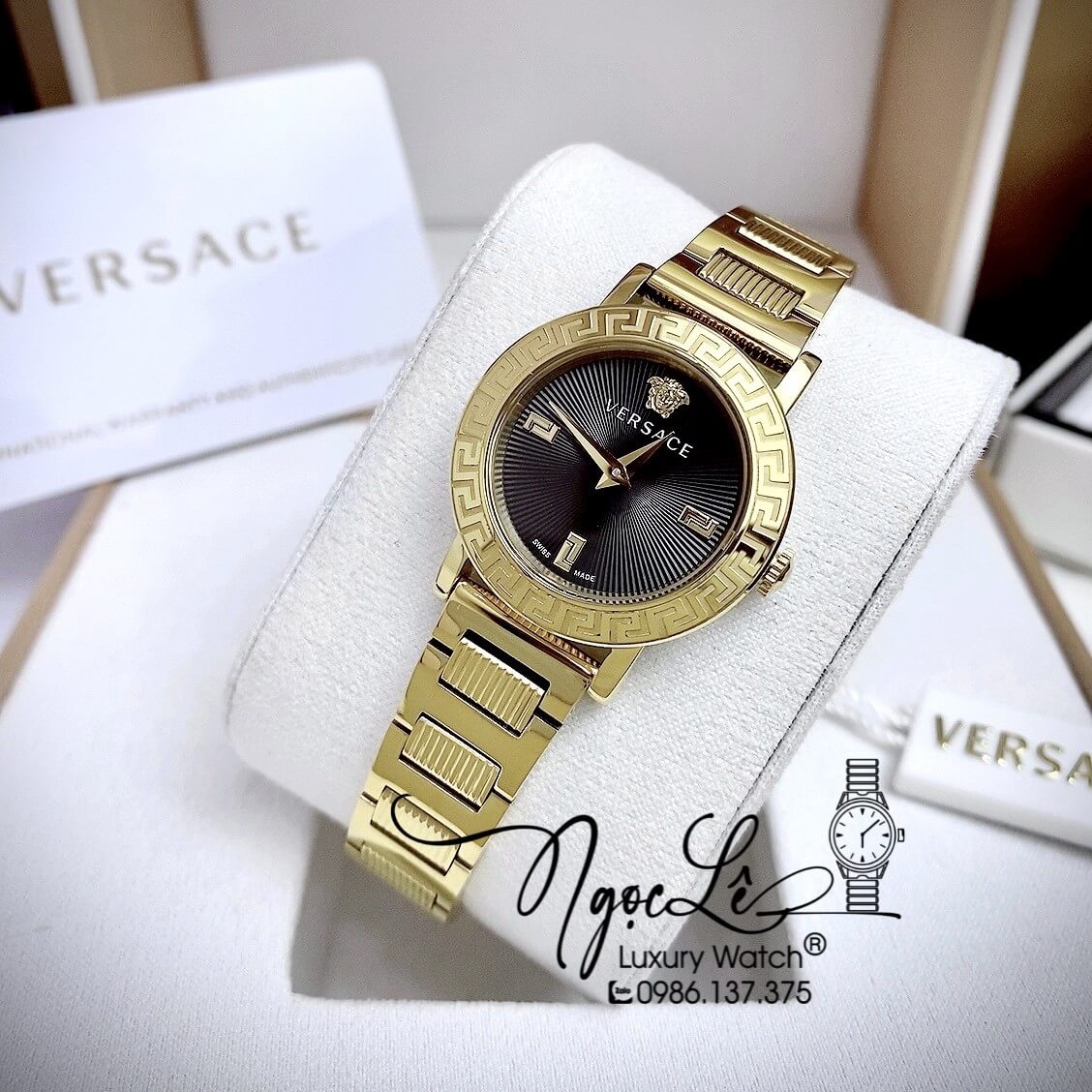 Đồng Hồ Nữ Versace Petit Dây Kim Loại Vàng Mặt Đen Size 28mm VE6M00622