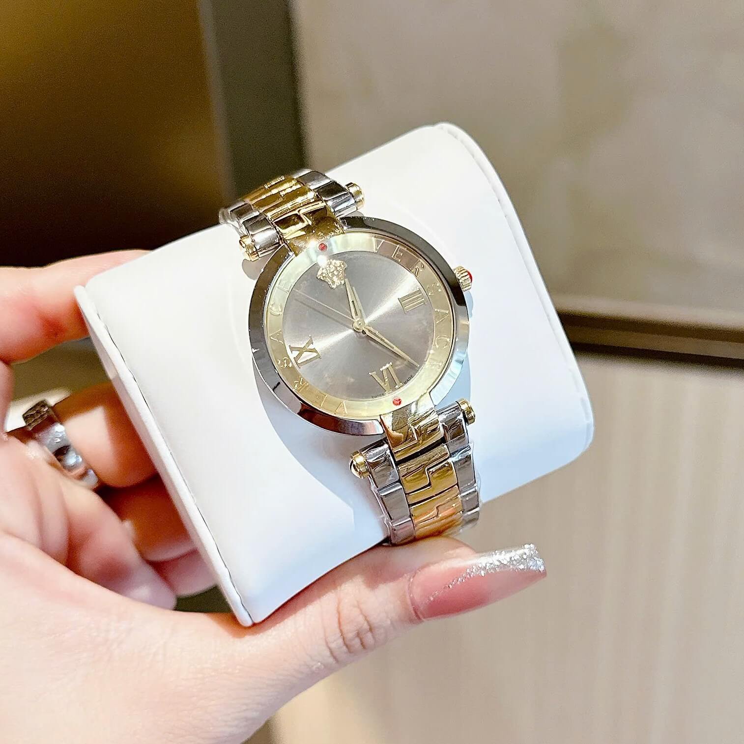 Đồng Hồ Nữ Versace Revive Màu Demi Vàng Mặt Xám Gương Size 35mm