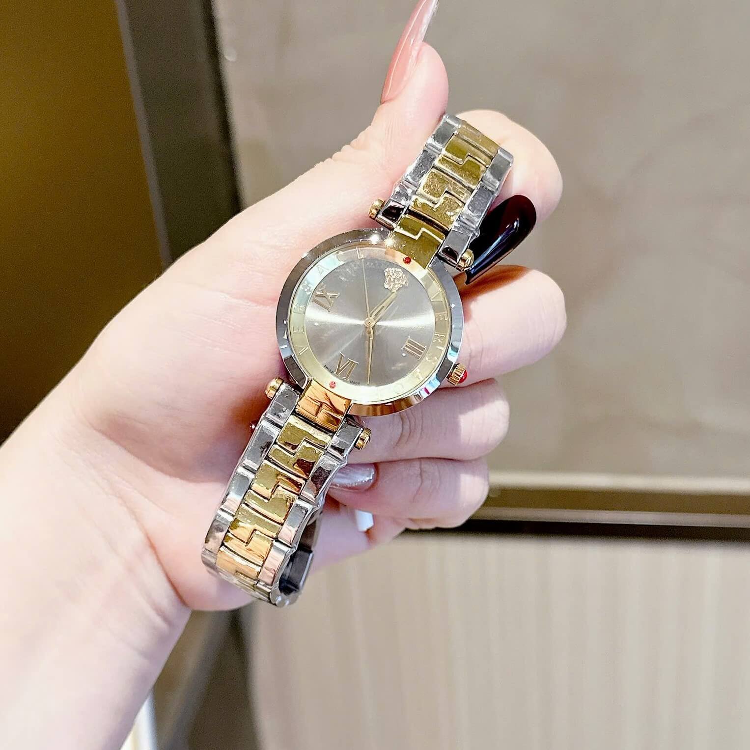 Đồng Hồ Nữ Versace Revive Màu Demi Vàng Mặt Xám Gương Size 35mm
