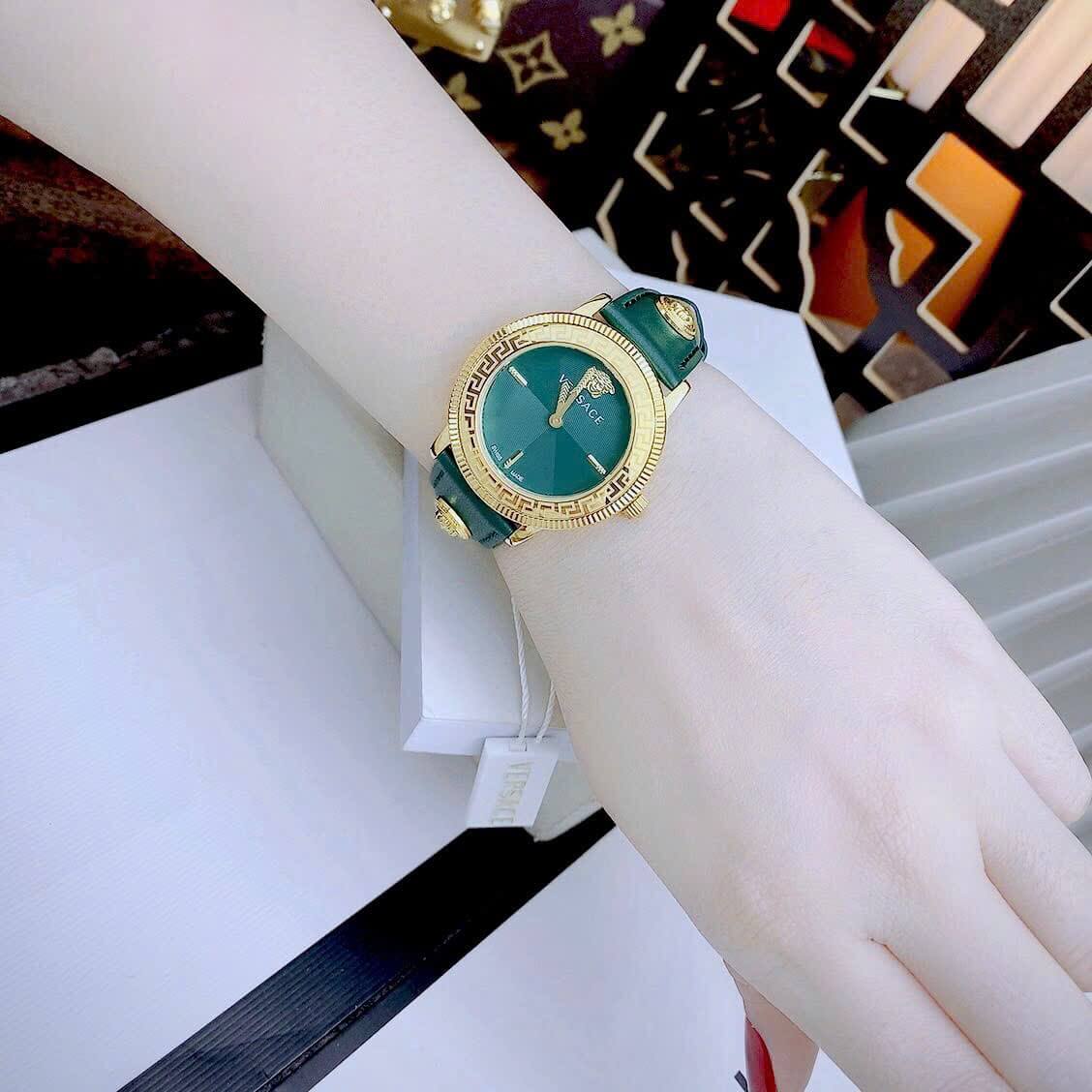 Đồng Hồ Nữ Versace Tribute Dây Da Xanh Mặt Xanh Vỏ Vàng Gold Size 35mm - Quartz Japan