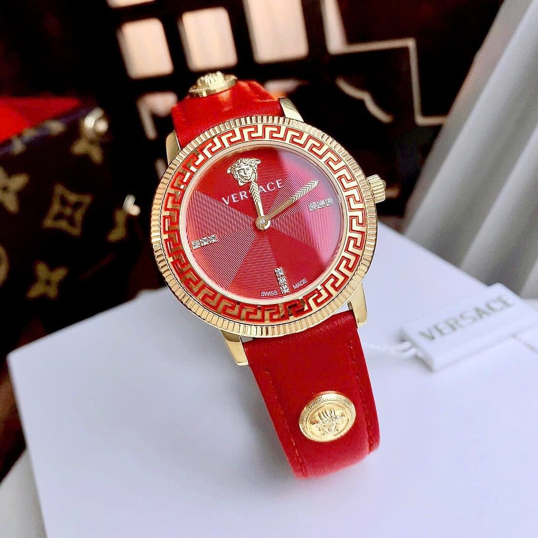 Đồng Hồ Nữ Versace Tribute Dây Da Đỏ Mặt Đỏ Vỏ Vàng Gold Size 35mm - Quartz Japan