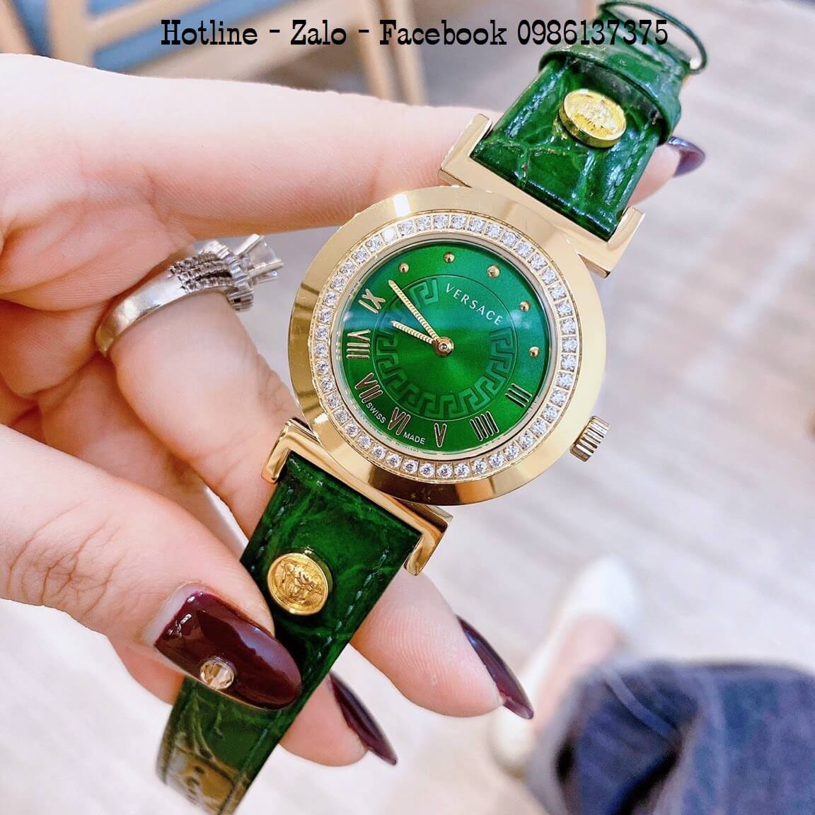 Đồng Hồ Nữ Versace Vanity Dây Da Xanh Green Đính Đá 35mm