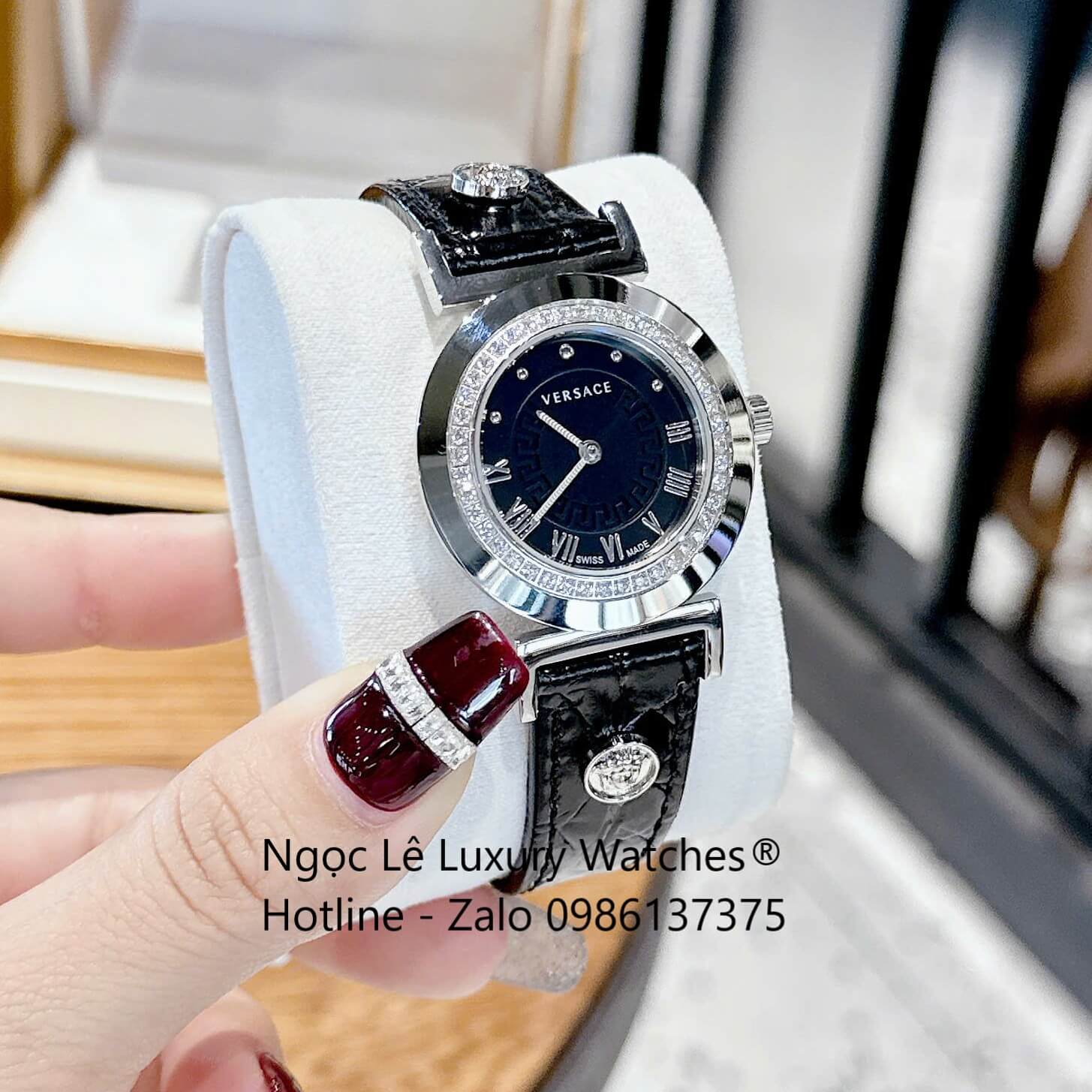Đồng Hồ Nữ Versace Vanity Dây Da Đen Vỏ Bạc Size 35mm Máy Thụy Sĩ - Quartz