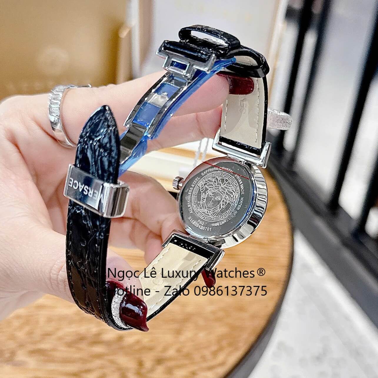 Đồng Hồ Nữ Versace Vanity Dây Da Đen Vỏ Bạc Size 35mm Máy Thụy Sĩ - Quartz