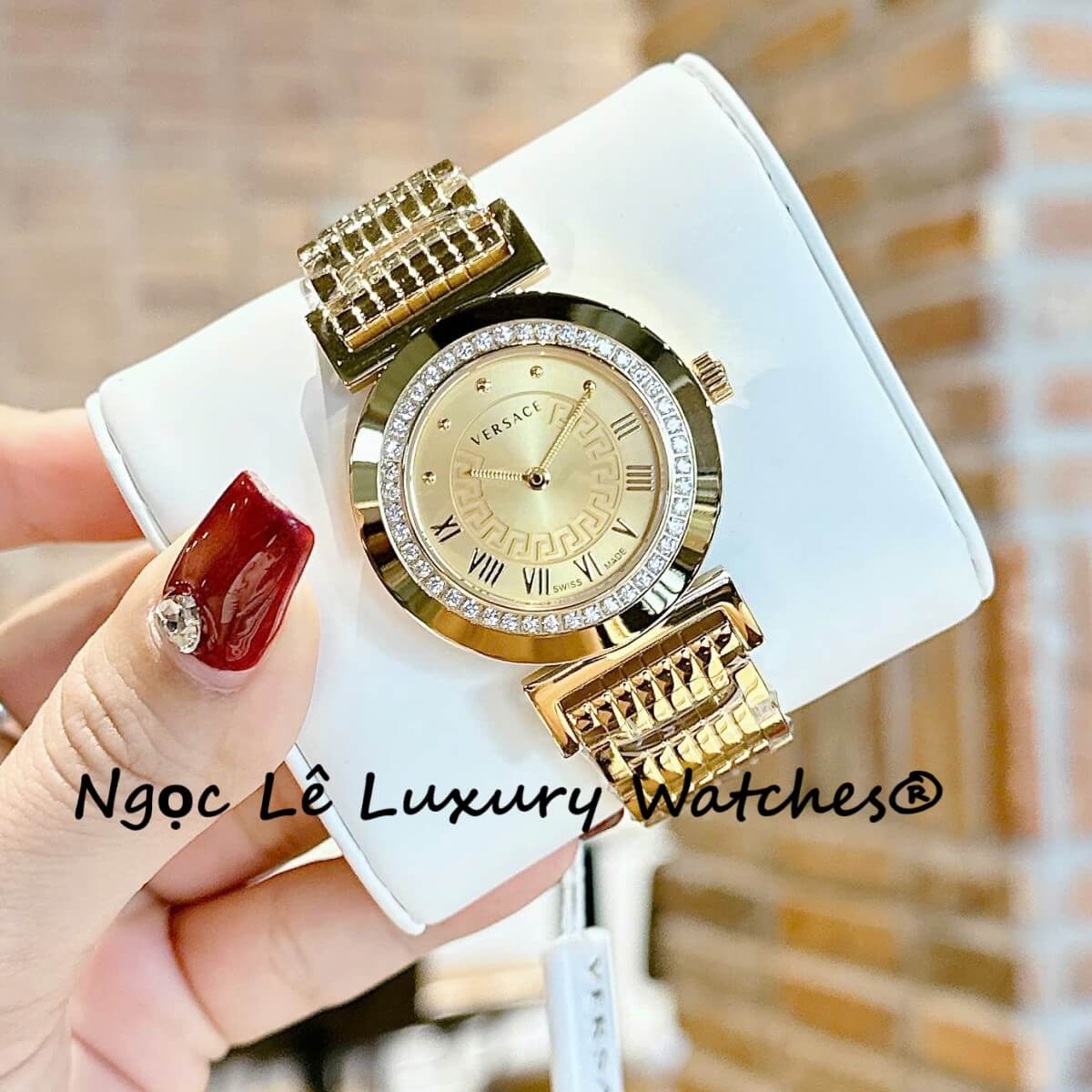 Đồng hồ Versace nữ dây thép vàng mặt vàng, Versace Vanity Thụy Sĩ size 35mm - Quartz
