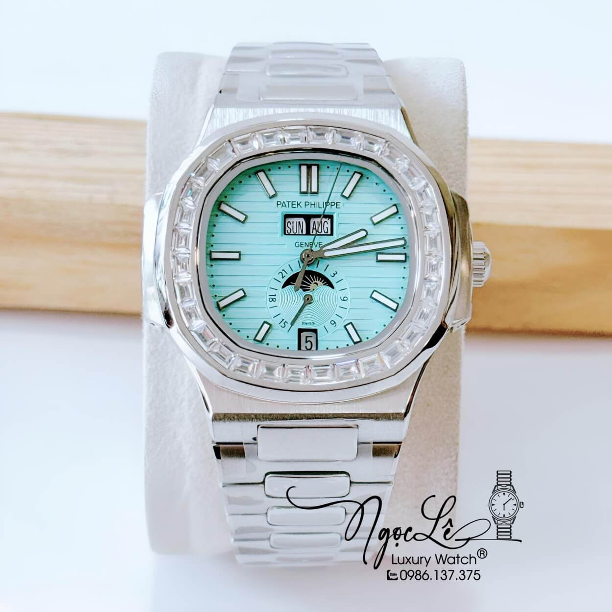 Đồng Hồ Nam Patek Philippe Nautilus Tự Động Dây Kim Loại Silver Mặt Xanh Đính Đá Size 40mm