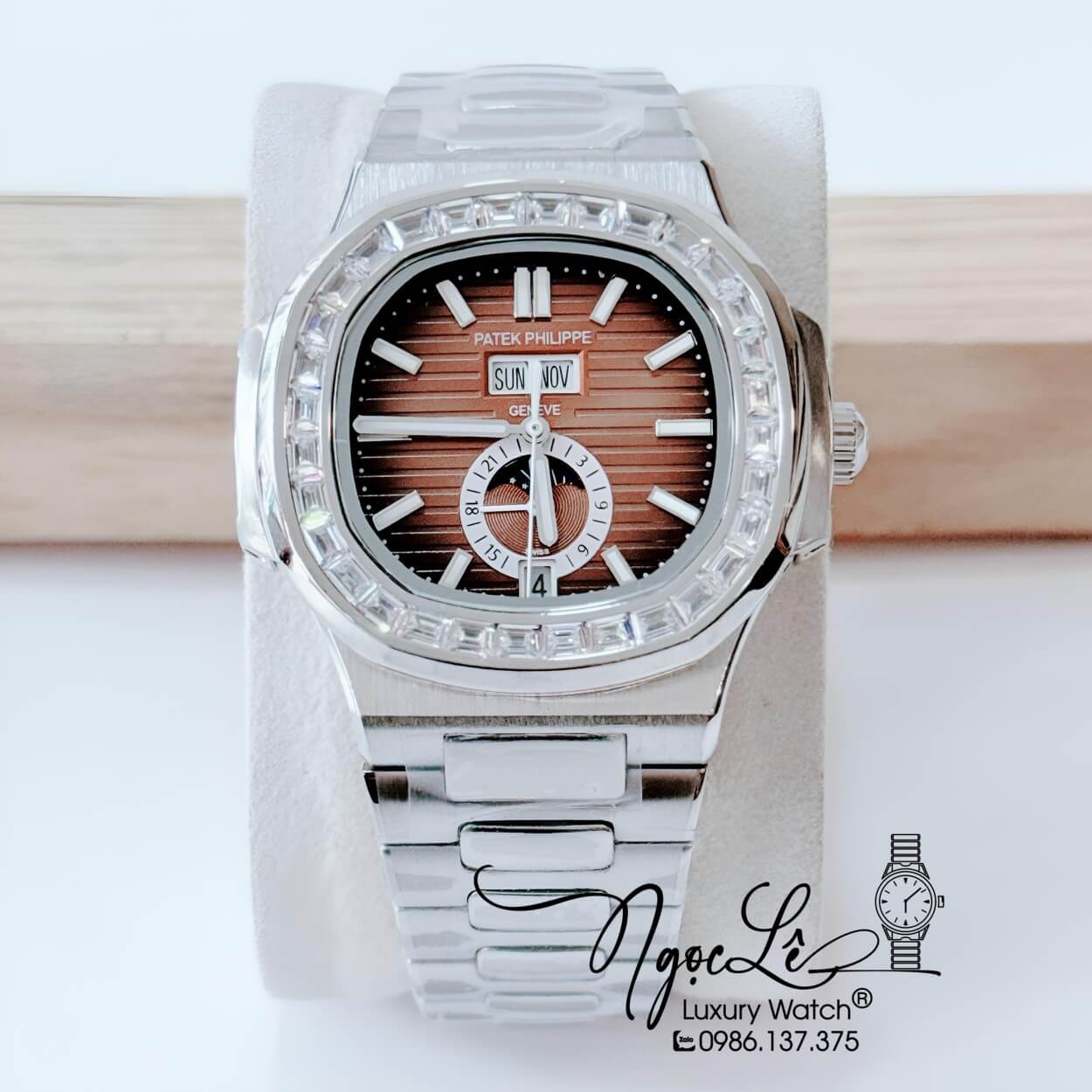 Đồng Hồ Nam Patek Philippe Nautilus Tự Động Dây Kim Loại Silver Mặt Nâu Đính Đá Size 40mm