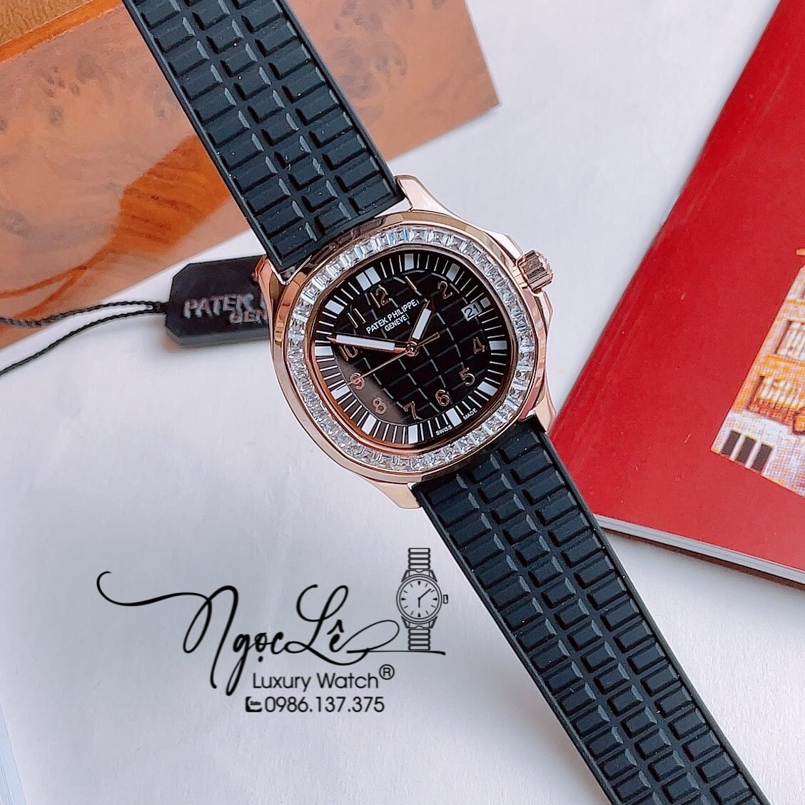 Đồng Hồ Patek Philippe Aquanaut Nữ Dây Cao Su Đen Đính Đá Rose Máy Pin Size 35mm