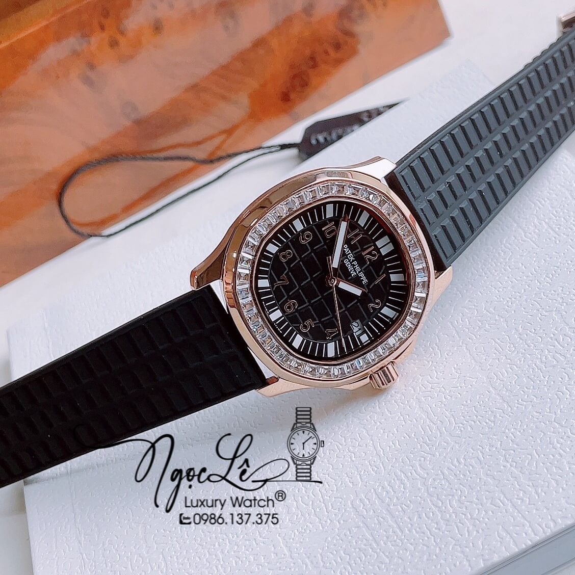 Đồng Hồ Patek Philippe Aquanaut Nữ Dây Cao Su Đen Đính Đá Rose Máy Pin Size 35mm