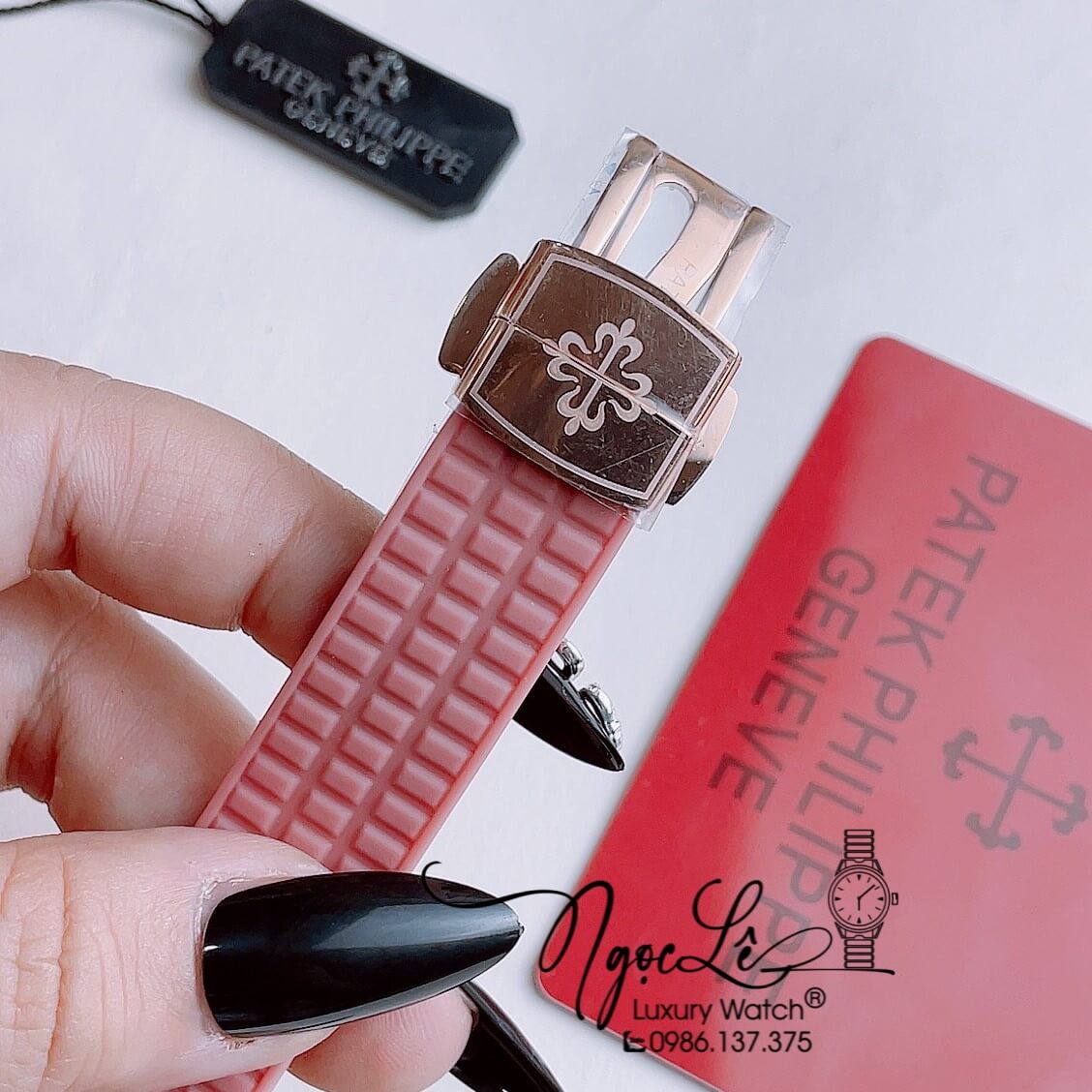 Đồng Hồ Patek Philippe Aquanaut Nữ Dây Cao Su Hồng Đính Đá Rose Máy Pin Size 35mm