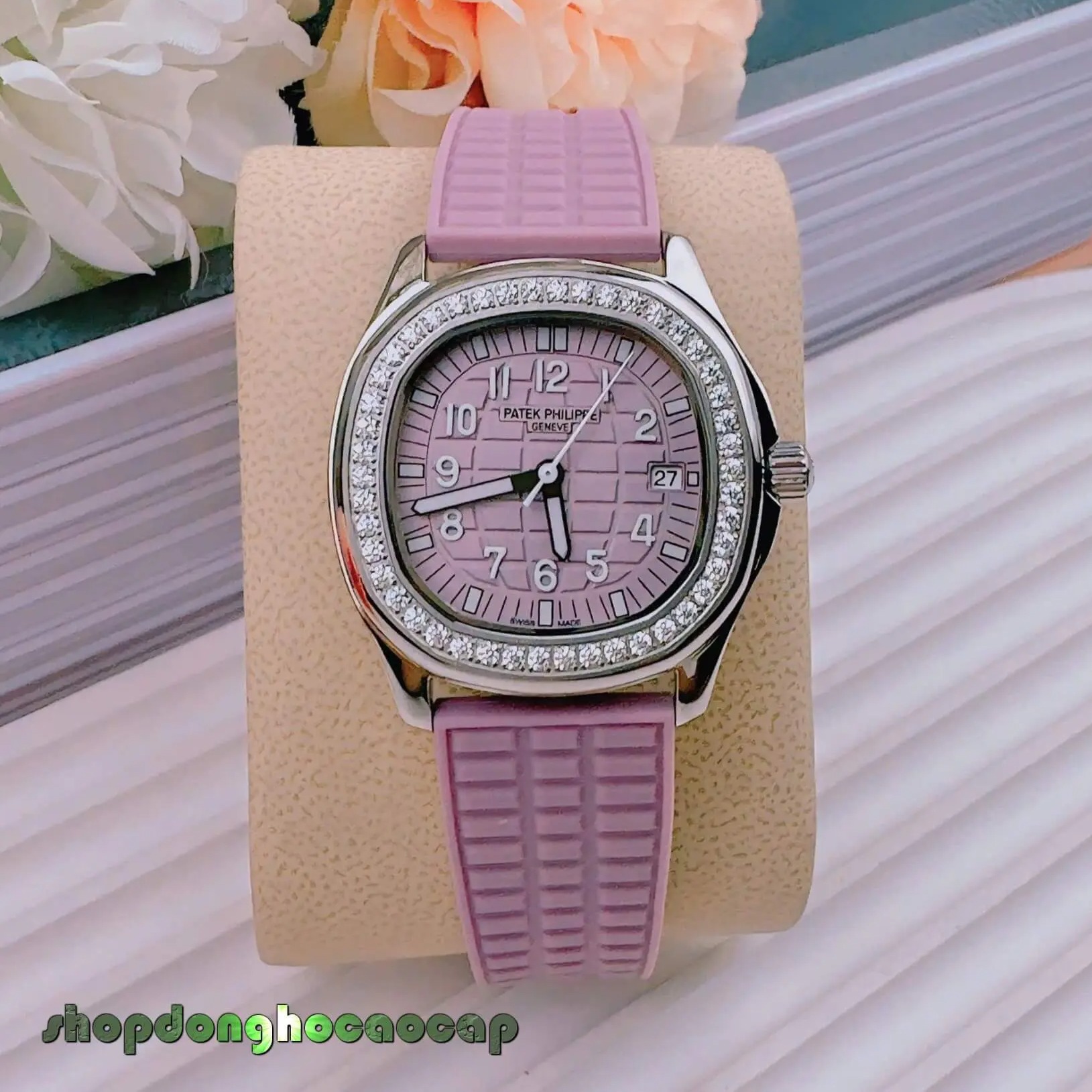 Đồng Hồ Patek Philippe Aquanaut Nữ Dây Cao Su Màu Tím Hồng Đính Đá Máy Pin Size 35mm