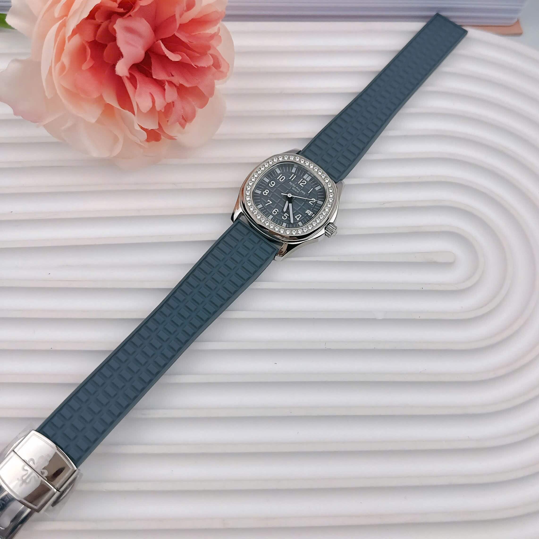 Đồng Hồ Patek Philippe Aquanaut Nữ Dây Cao Su Màu Xám Đính Đá Máy Pin Size 35mm