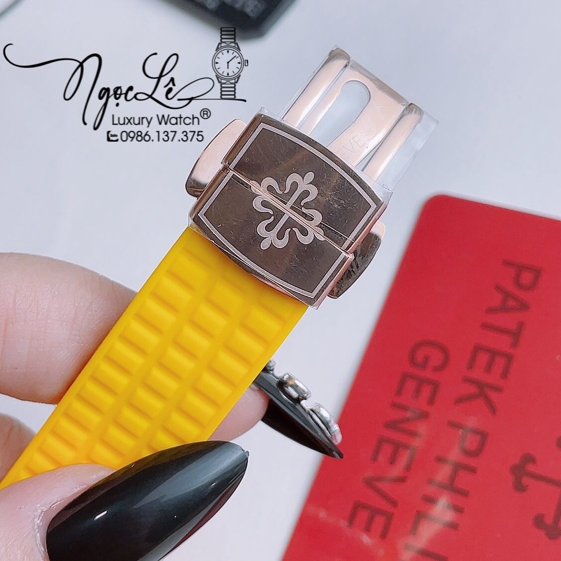 Đồng Hồ Patek Philippe Aquanaut Nữ Dây Cao Su Vàng Mặt Trắng Đính Đá Rose Máy Pin Size 35mm