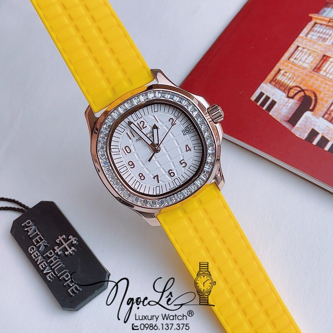 Đồng Hồ Patek Philippe Aquanaut Nữ Dây Cao Su Vàng Mặt Trắng Đính Đá Rose Máy Pin Size 35mm
