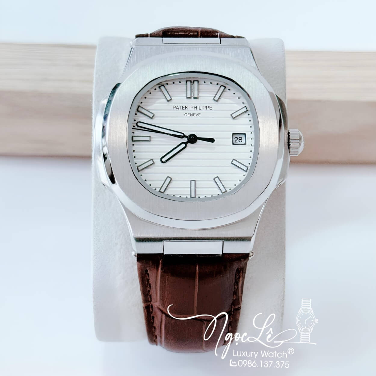 Đồng Hồ Nam Patek Philippe Tự Động Dây Da Nâu Mặt Trắng Silver Niềng Trơn Size 40mm