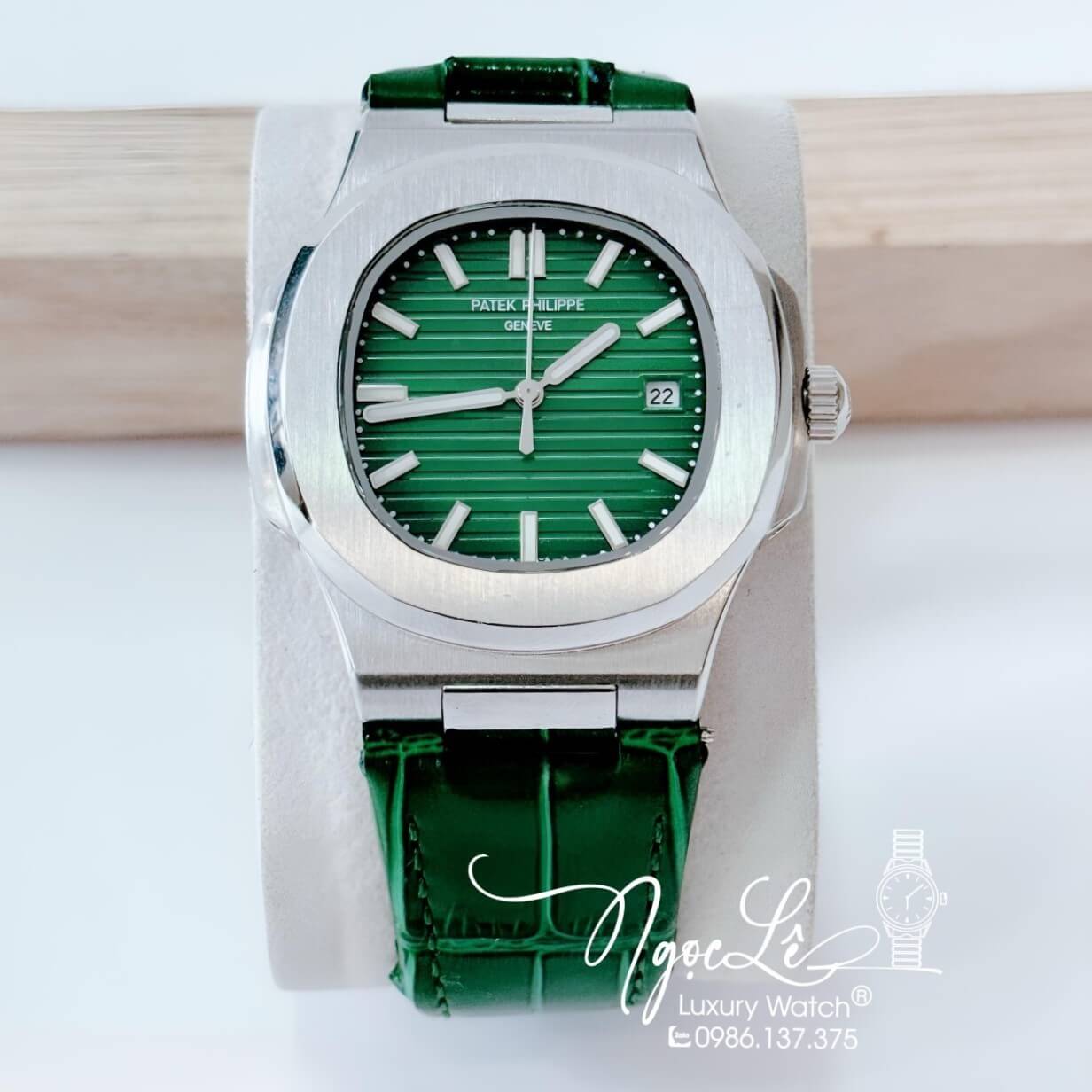 Đồng Hồ Nam Patek Philippe Tự Động Dây Da Xanh Lá Vỏ Silver Niềng Trơn Size 40mm