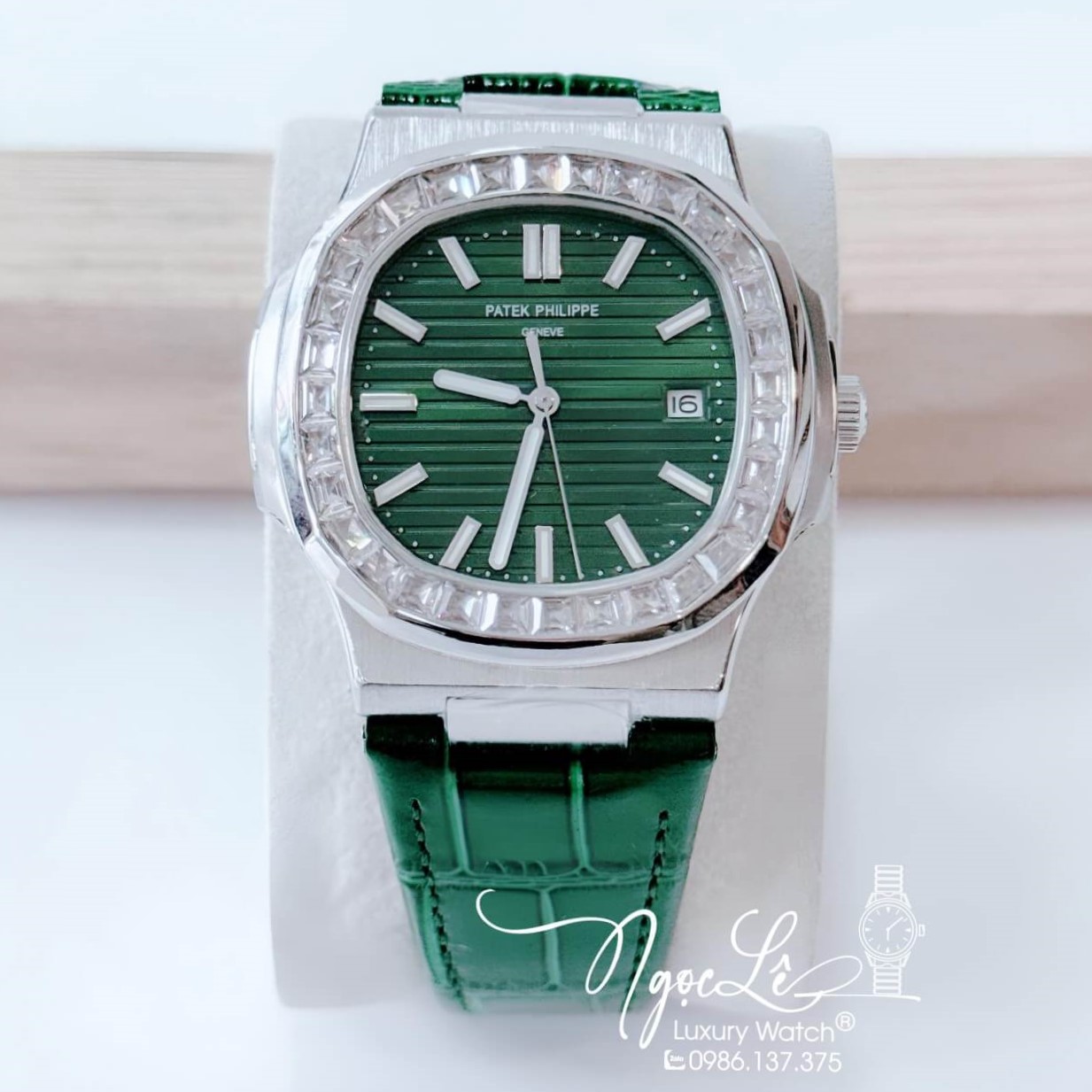 Đồng Hồ Nam Patek Philippe Tự Động Dây Da Xanh Lá Vỏ Silver Đính Đá Size 40mm