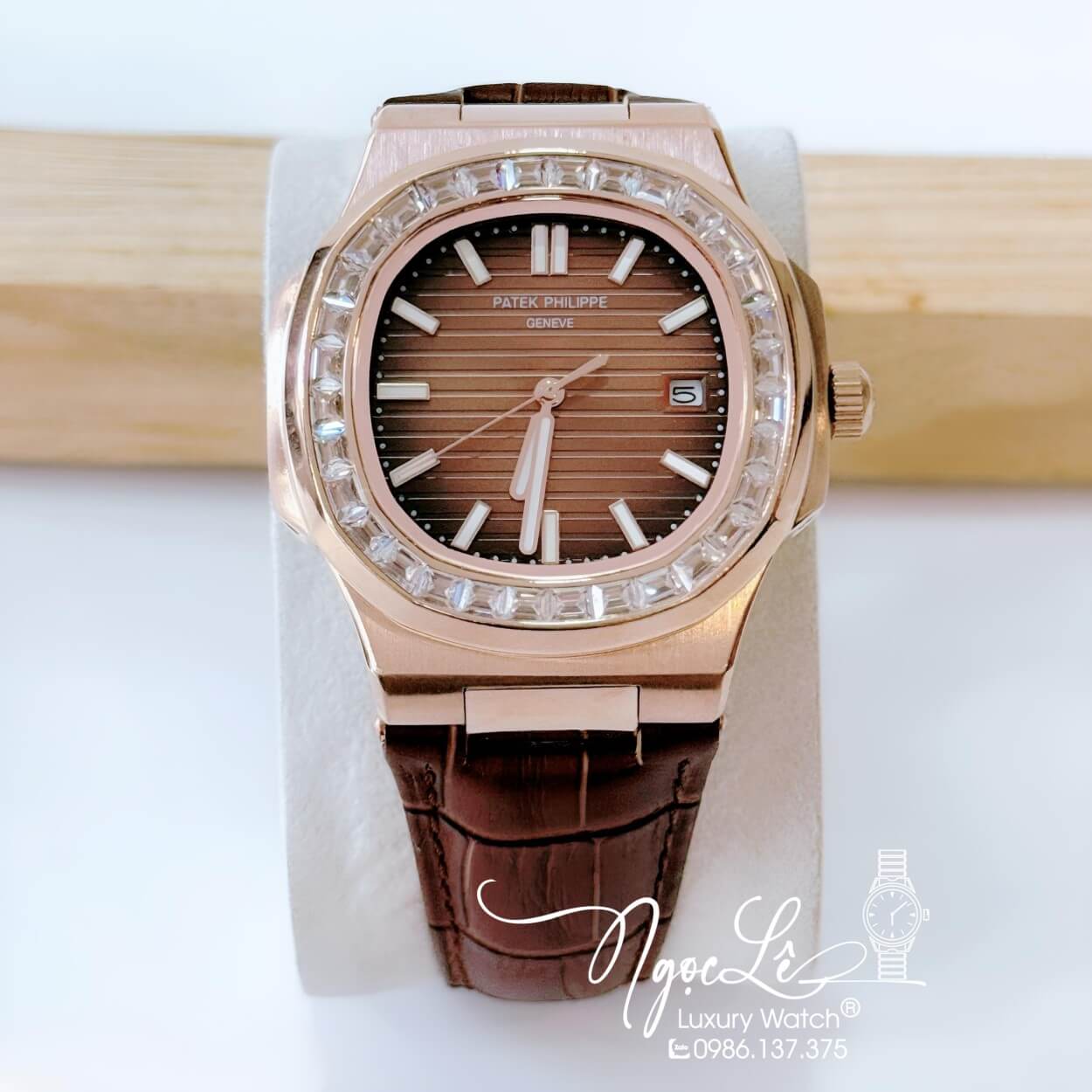 Đồng Hồ Nam Patek Philippe Tự Động Dây Da Nâu Vỏ Rose Đính Đá Size 40mm