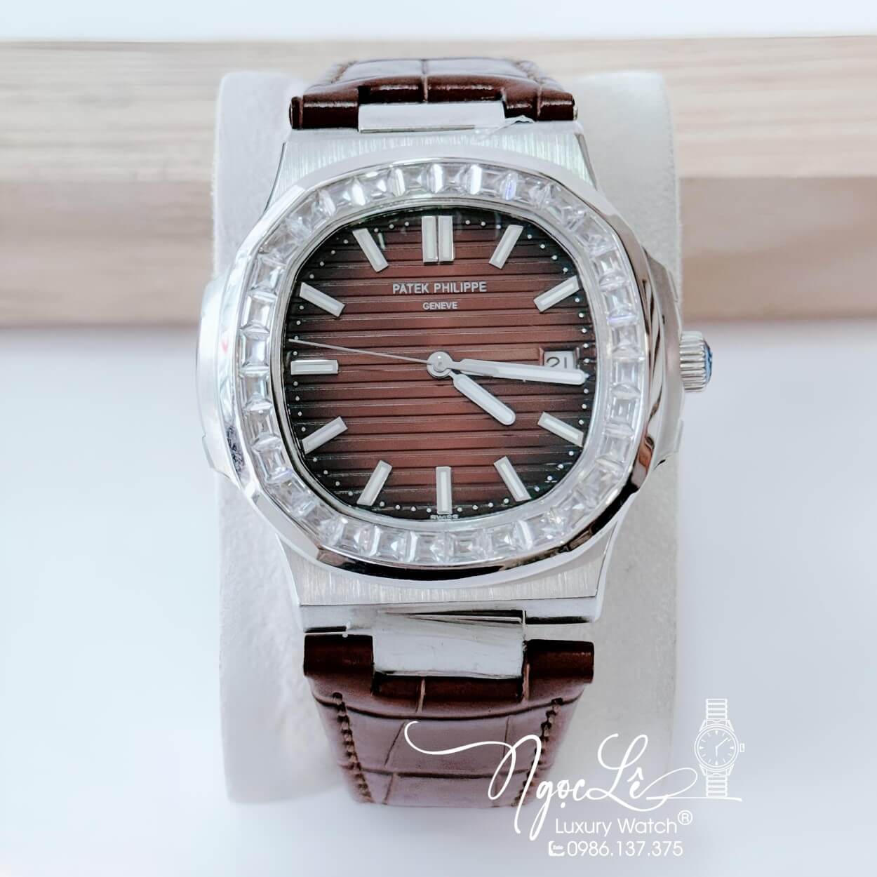 Đồng Hồ Nam Patek Philippe Tự Động Dây Da Nâu Vỏ Silver Đính Đá Size 40mm