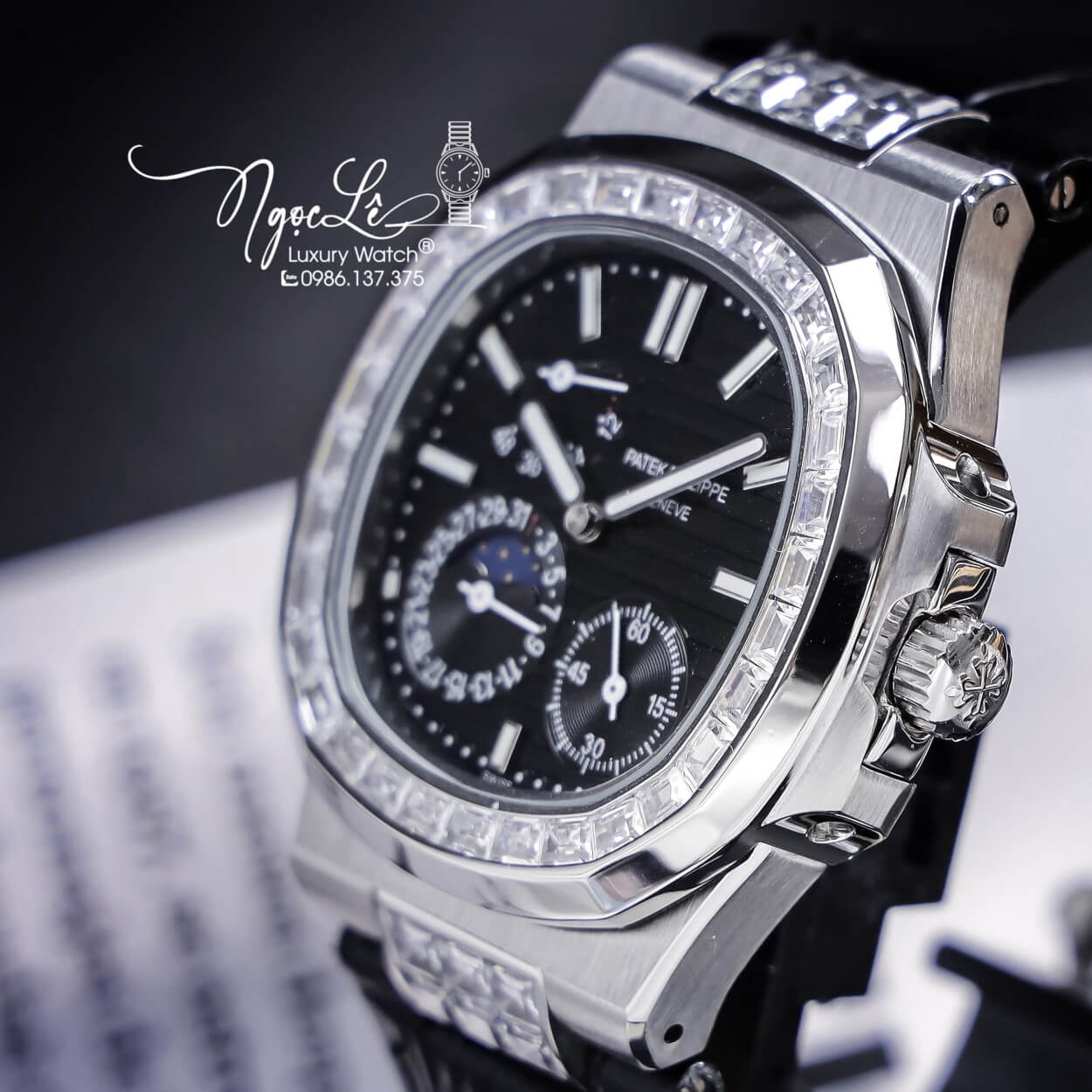 Đồng Hồ Nam Patek Philippe Nautilus 5724R Tự Động Dây Da Đen Vỏ Silver Size 40mm