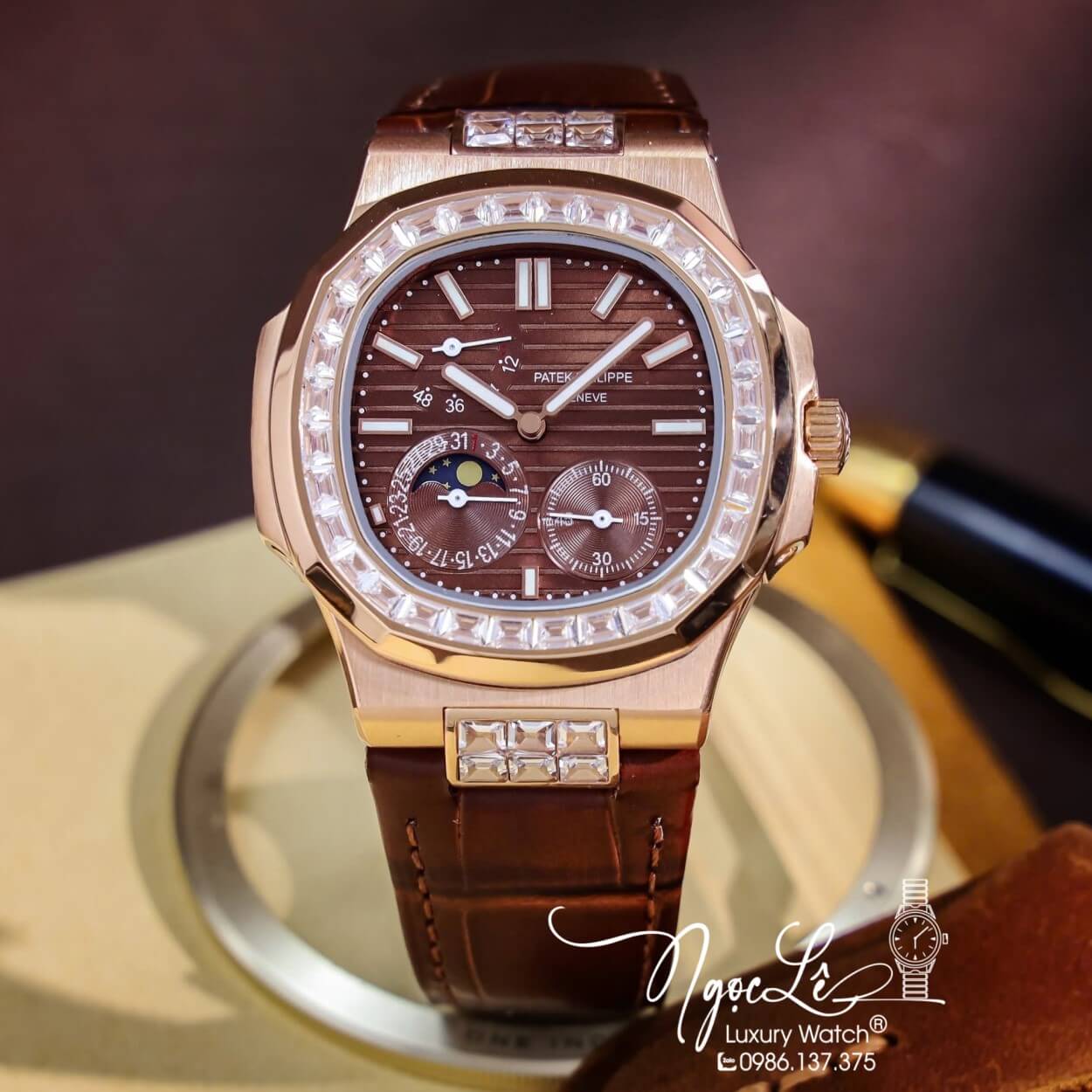 Đồng Hồ Nam Patek Philippe Nautilus 5724R Tự Động Dây Da Nâu Vỏ Rose Size 40mm