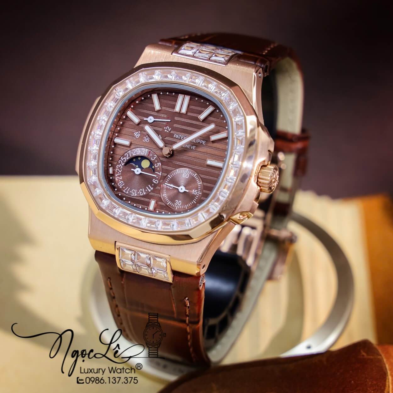 Đồng Hồ Nam Patek Philippe Nautilus 5724R Tự Động Dây Da Nâu Vỏ Rose Size 40mm