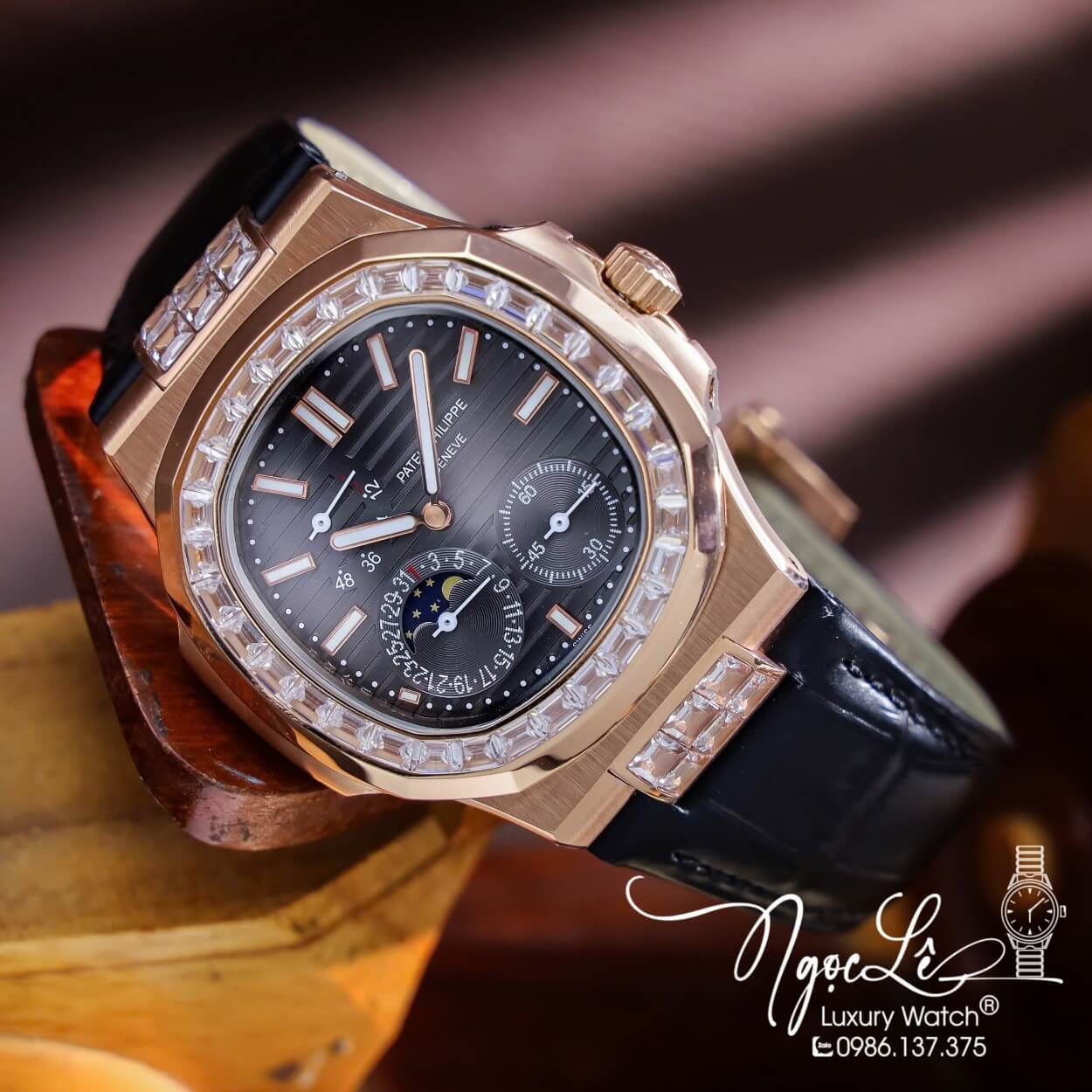 Đồng Hồ Nam Patek Philippe Nautilus 5724R Tự Động Dây Da Đen Vỏ Rose Size 40mm