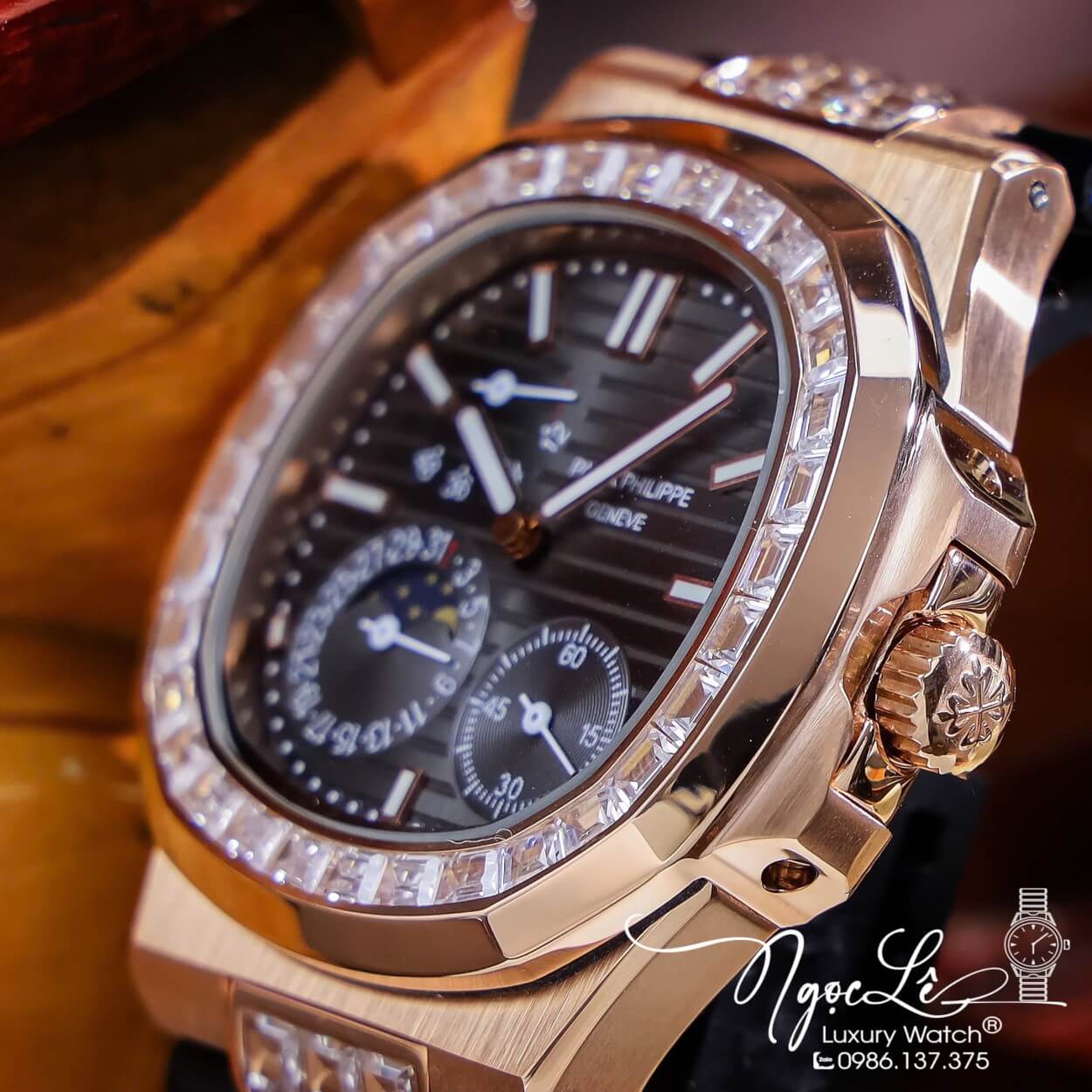 Đồng Hồ Nam Patek Philippe Nautilus 5724R Tự Động Dây Da Đen Vỏ Rose Size 40mm