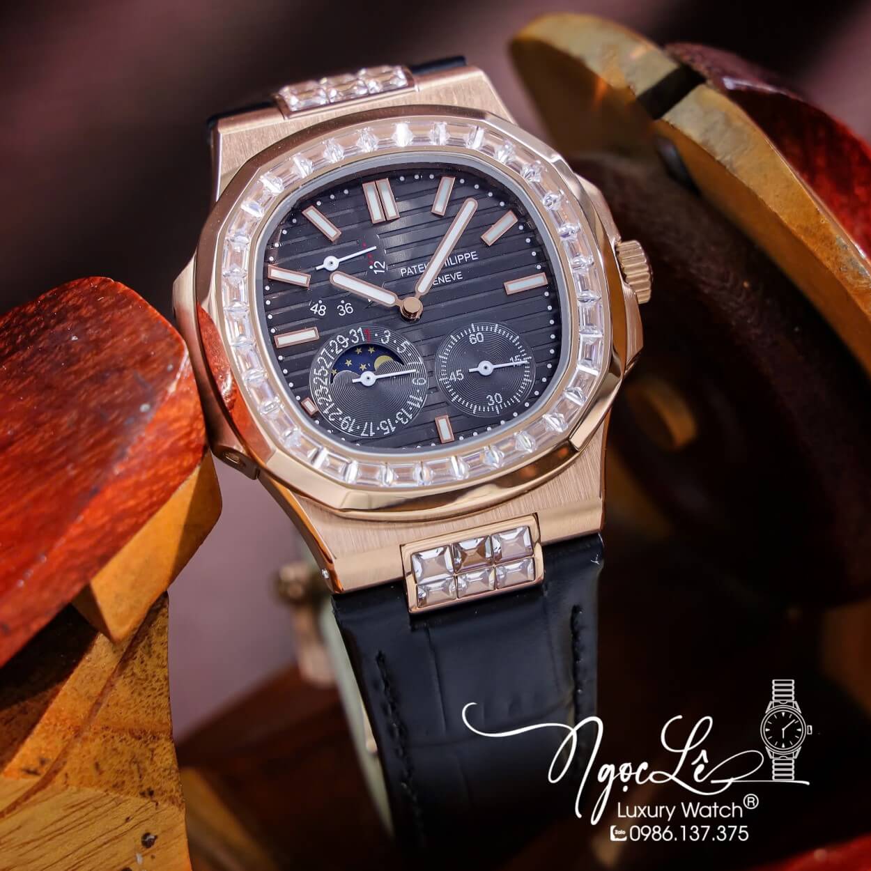 Đồng Hồ Nam Patek Philippe Nautilus 5724R Tự Động Dây Da Đen Vỏ Rose Size 40mm