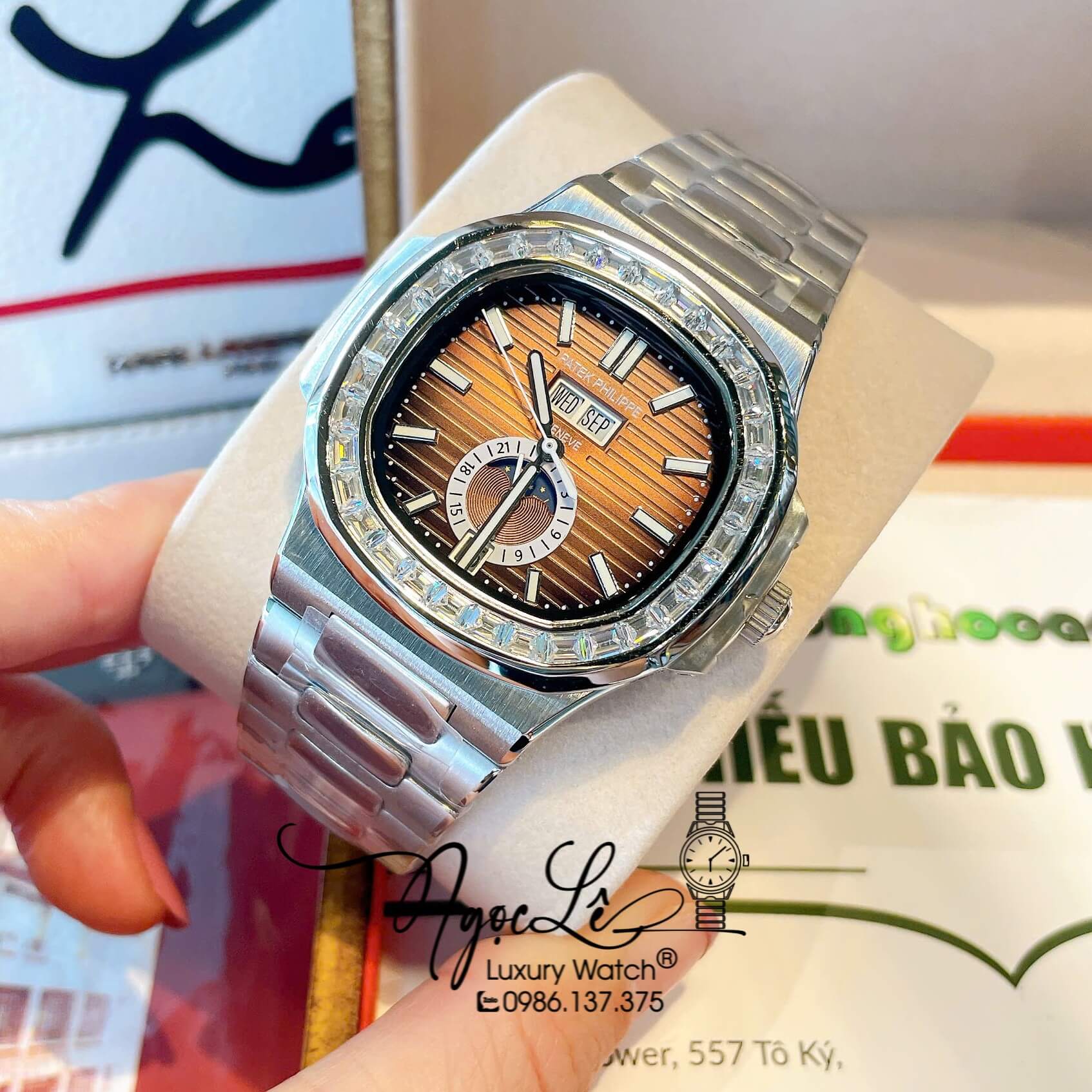 Đồng Hồ Patek Philippe Nautilus Nam Tự Động Dây Kim Loại Silver Mặt Ombre Nâu Đính Đá Size 40mm