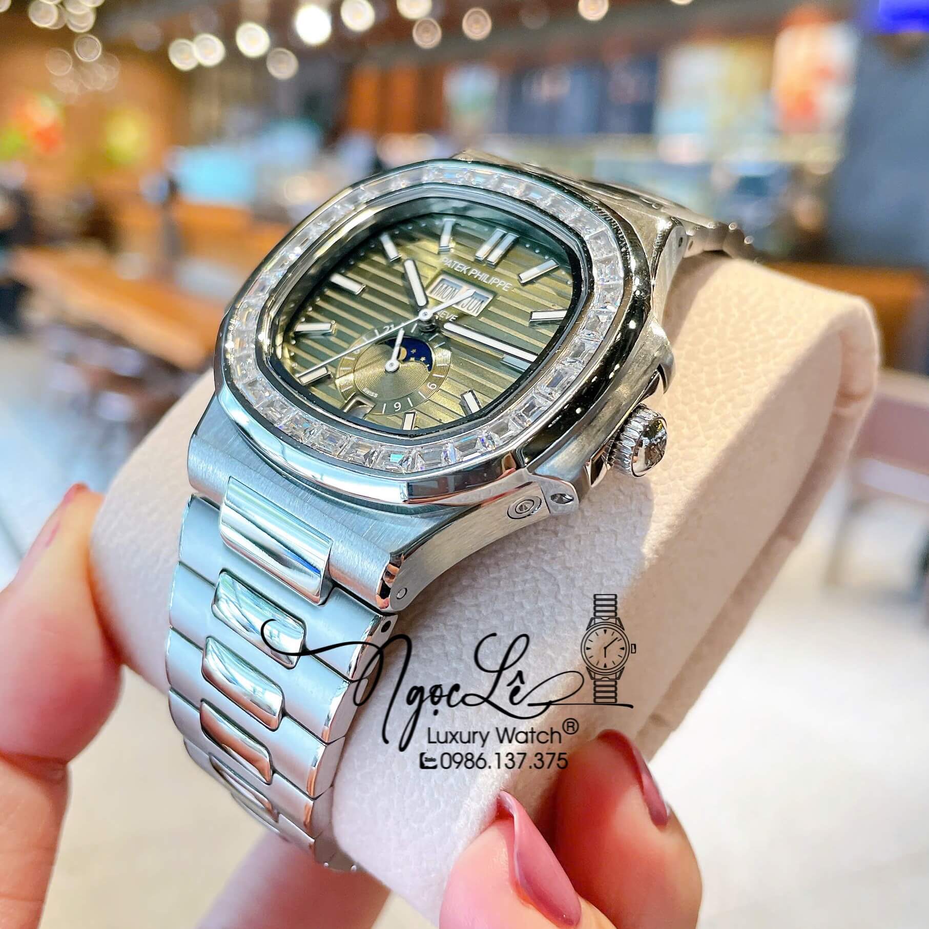 Đồng Hồ Patek Philippe Nautilus Nam Tự Động Dây Kim Loại Silver Mặt Xanh Rêu Lạnh Đính Đá Size 40mm