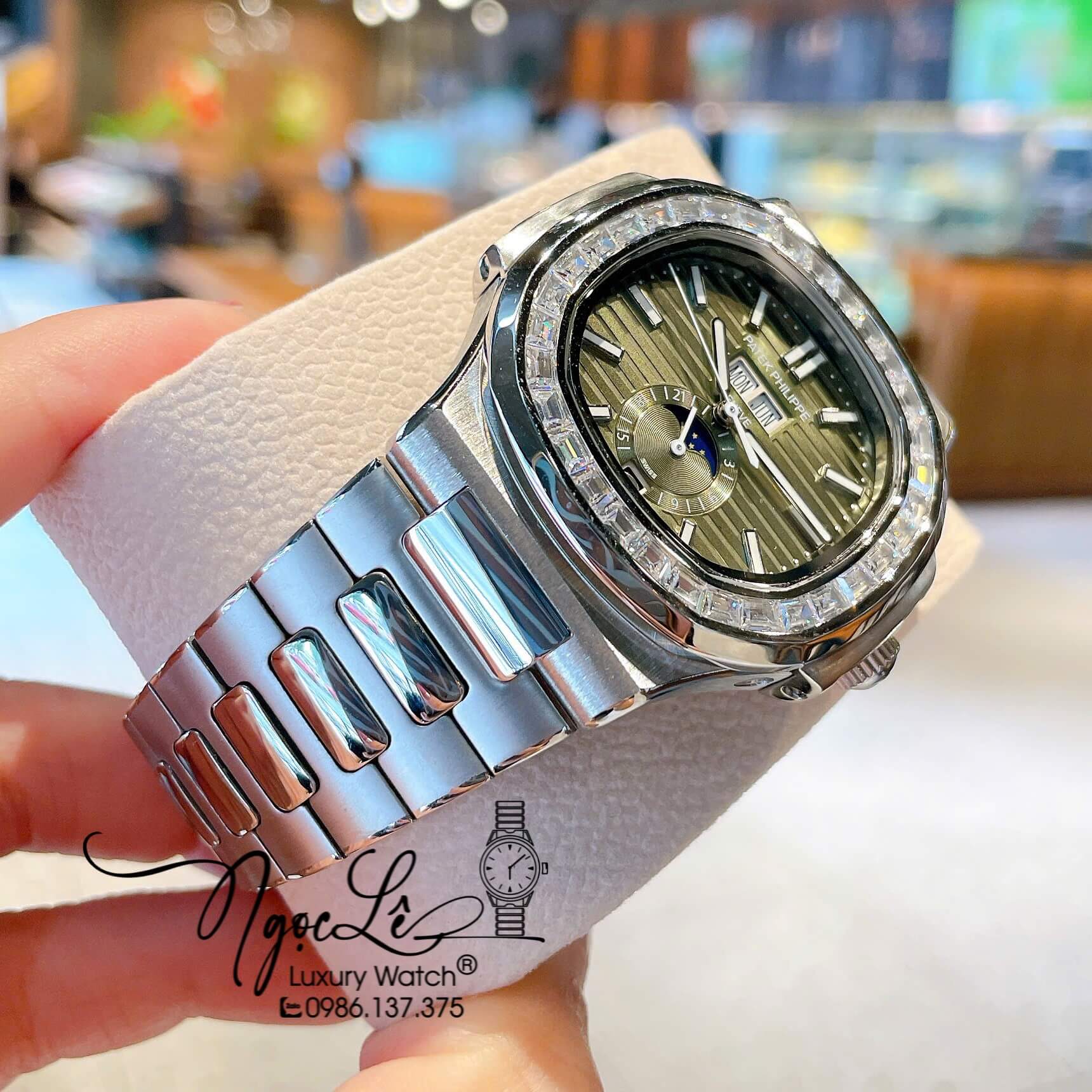 Đồng Hồ Patek Philippe Nautilus Nam Tự Động Dây Kim Loại Silver Mặt Xanh Rêu Lạnh Đính Đá Size 40mm
