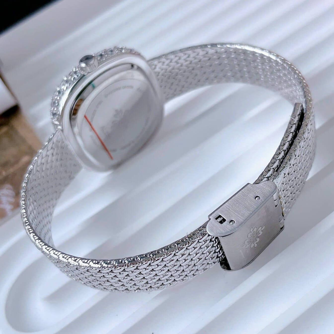 Đồng Hồ Patek Philippe Nữ Dây Mesh Bạc Mặt Đen Đính Đá Size 32mm